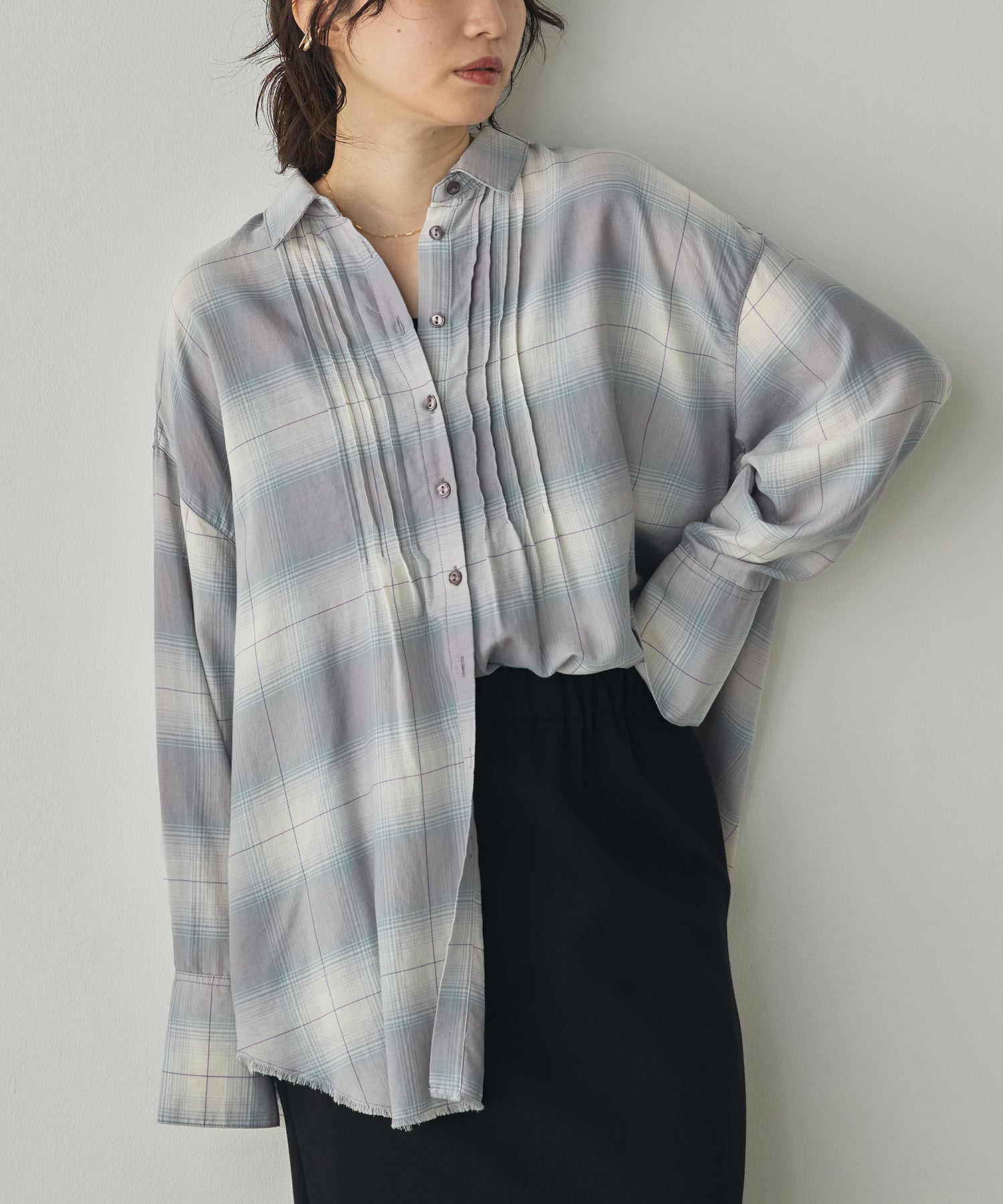 CHECKERED TUCKED-IN SHIRT