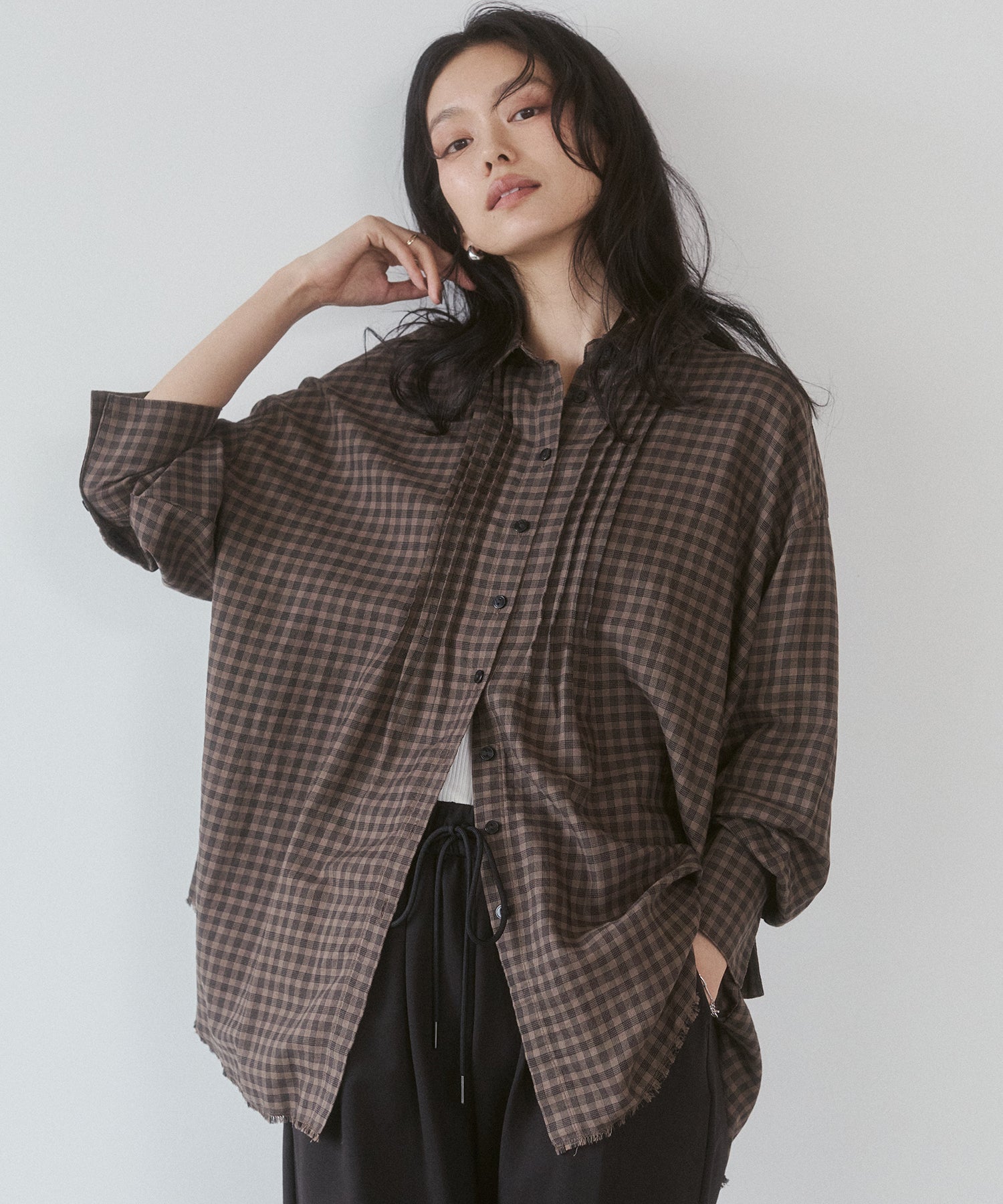 CHECKERED TUCKED-IN SHIRT