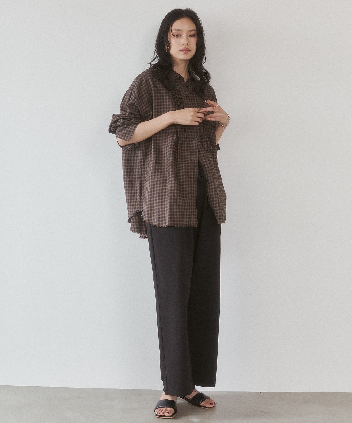 CHECKERED TUCKED-IN SHIRT