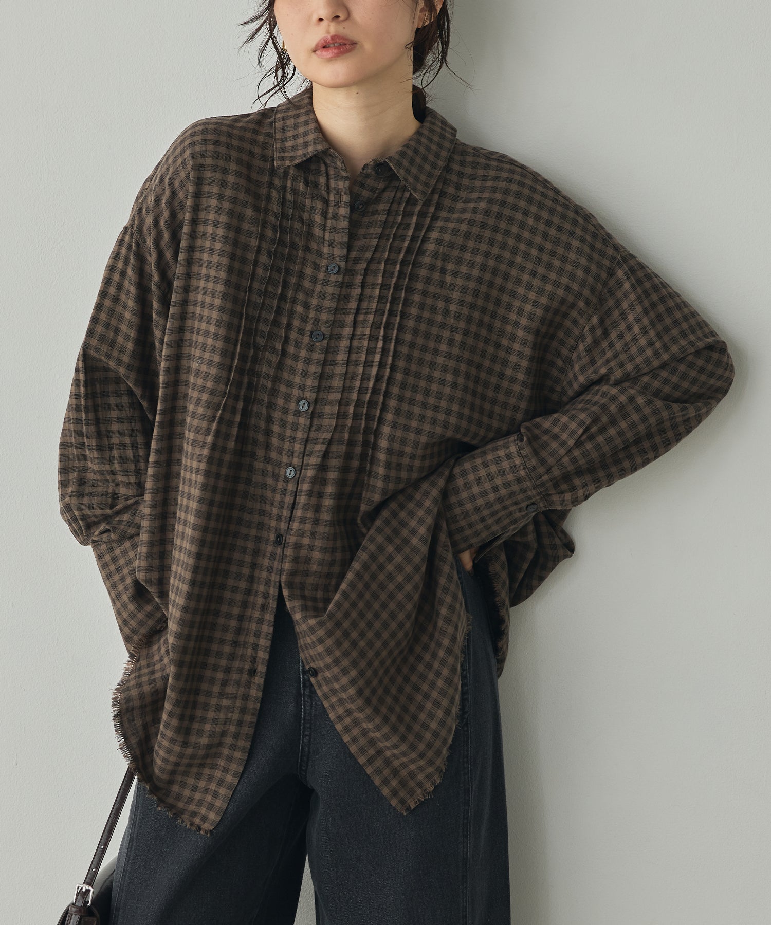 CHECKERED TUCKED-IN SHIRT