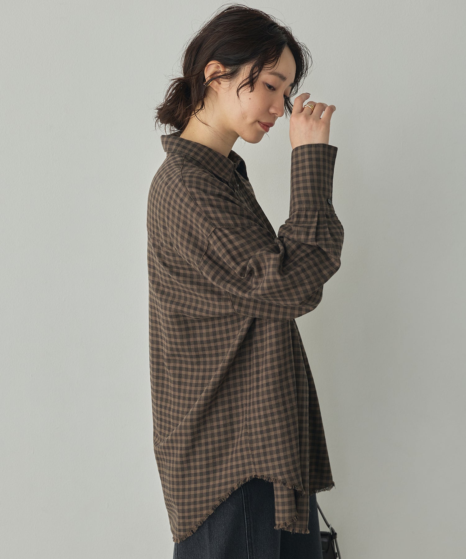 CHECKERED TUCKED-IN SHIRT