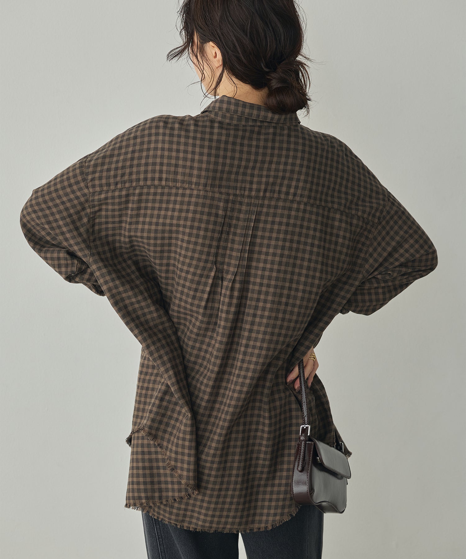 CHECKERED TUCKED-IN SHIRT