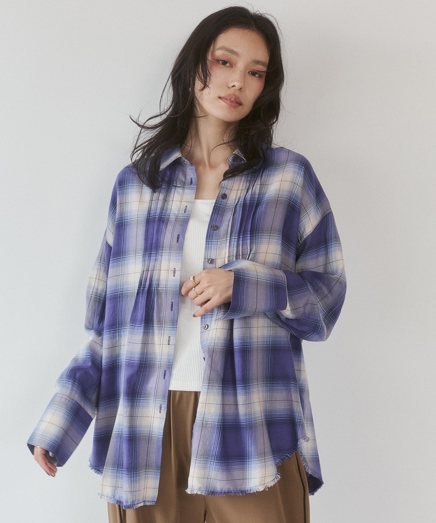 CHECKERED TUCKED-IN SHIRT