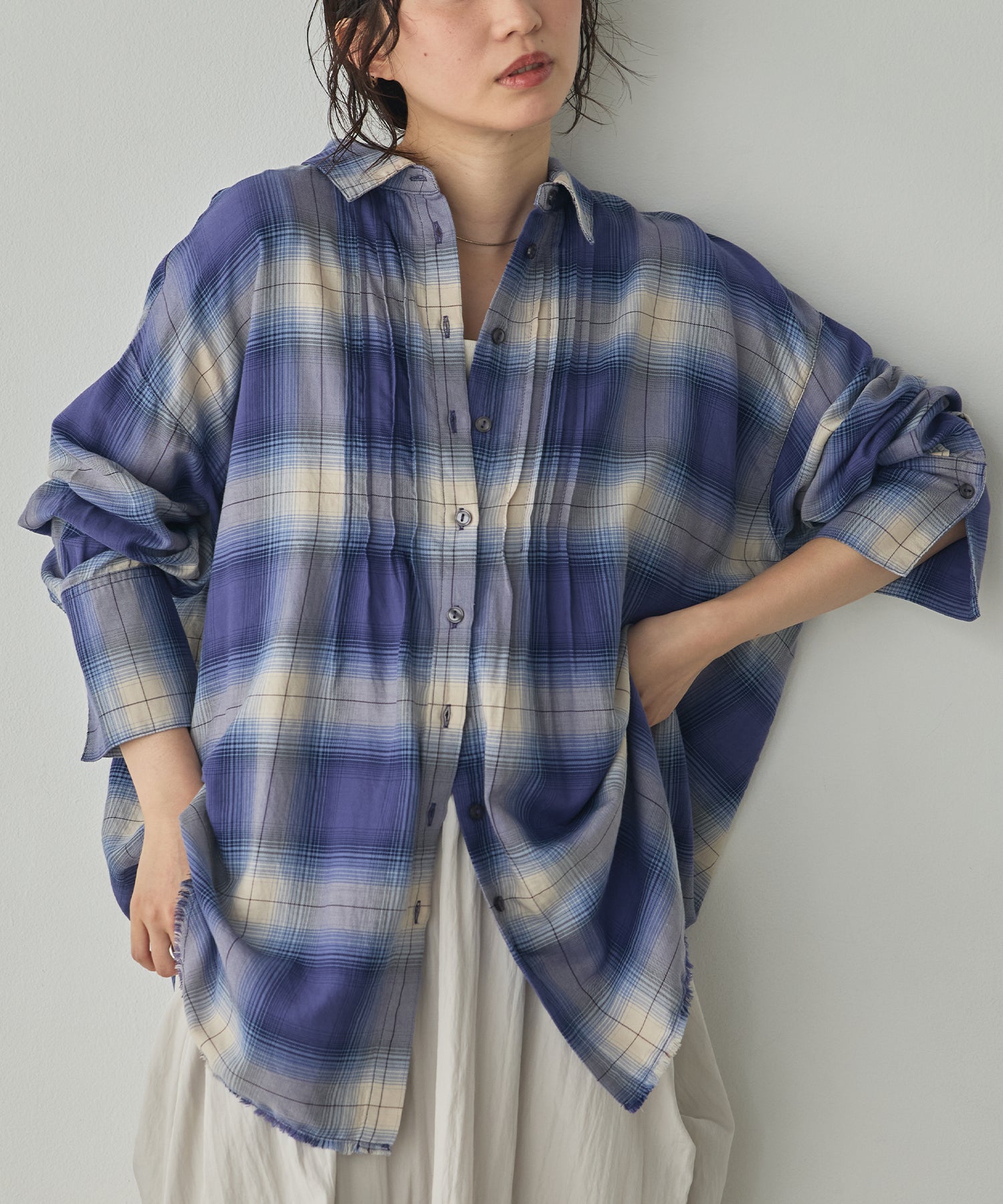 CHECKERED TUCKED-IN SHIRT