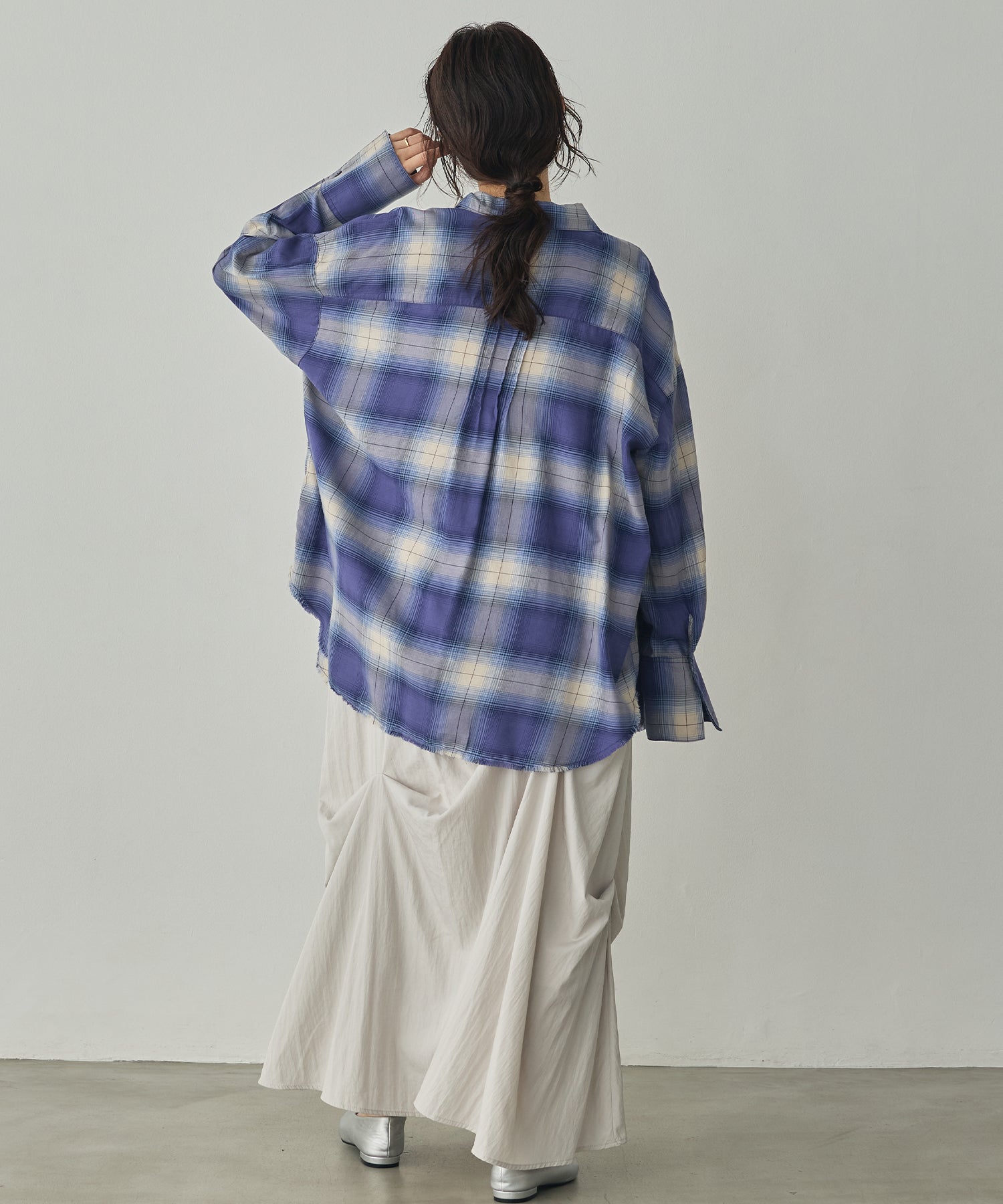 CHECKERED TUCKED-IN SHIRT