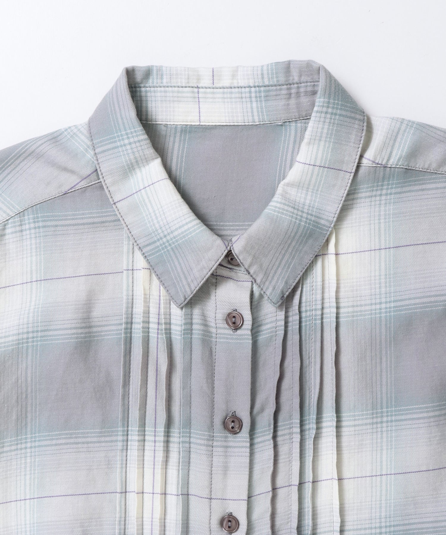 CHECKERED TUCKED-IN SHIRT