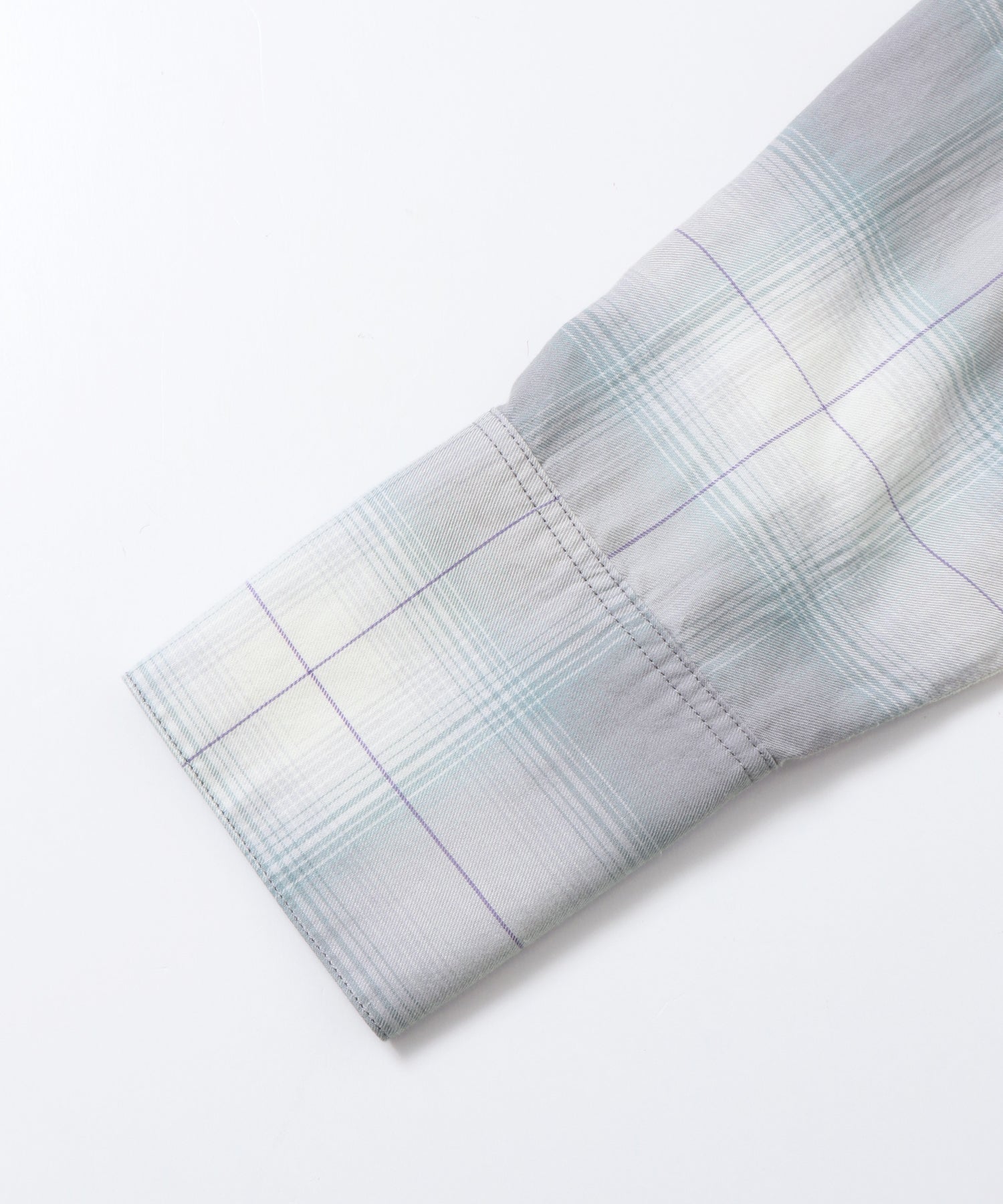 CHECKERED TUCKED-IN SHIRT