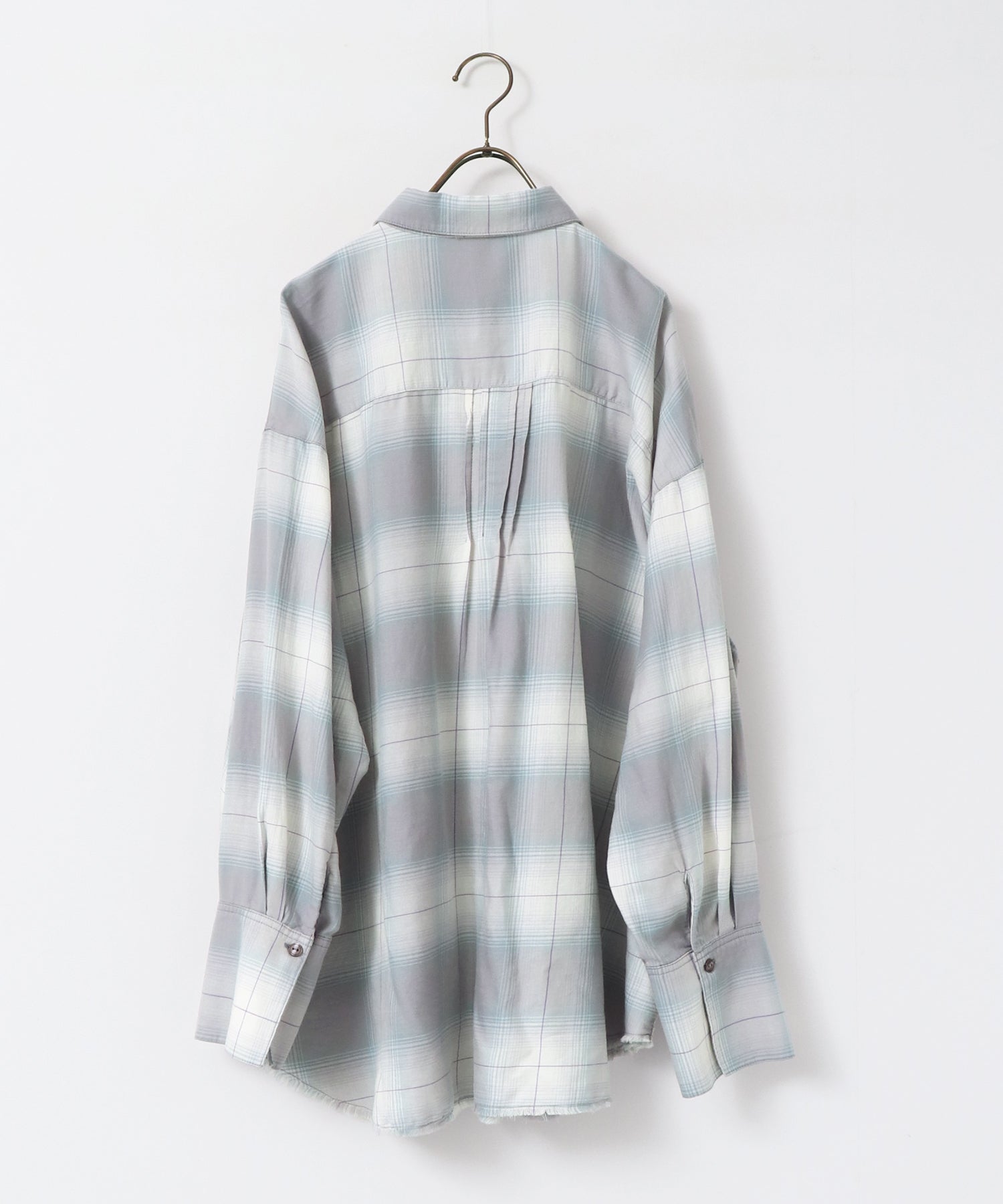 CHECKERED TUCKED-IN SHIRT