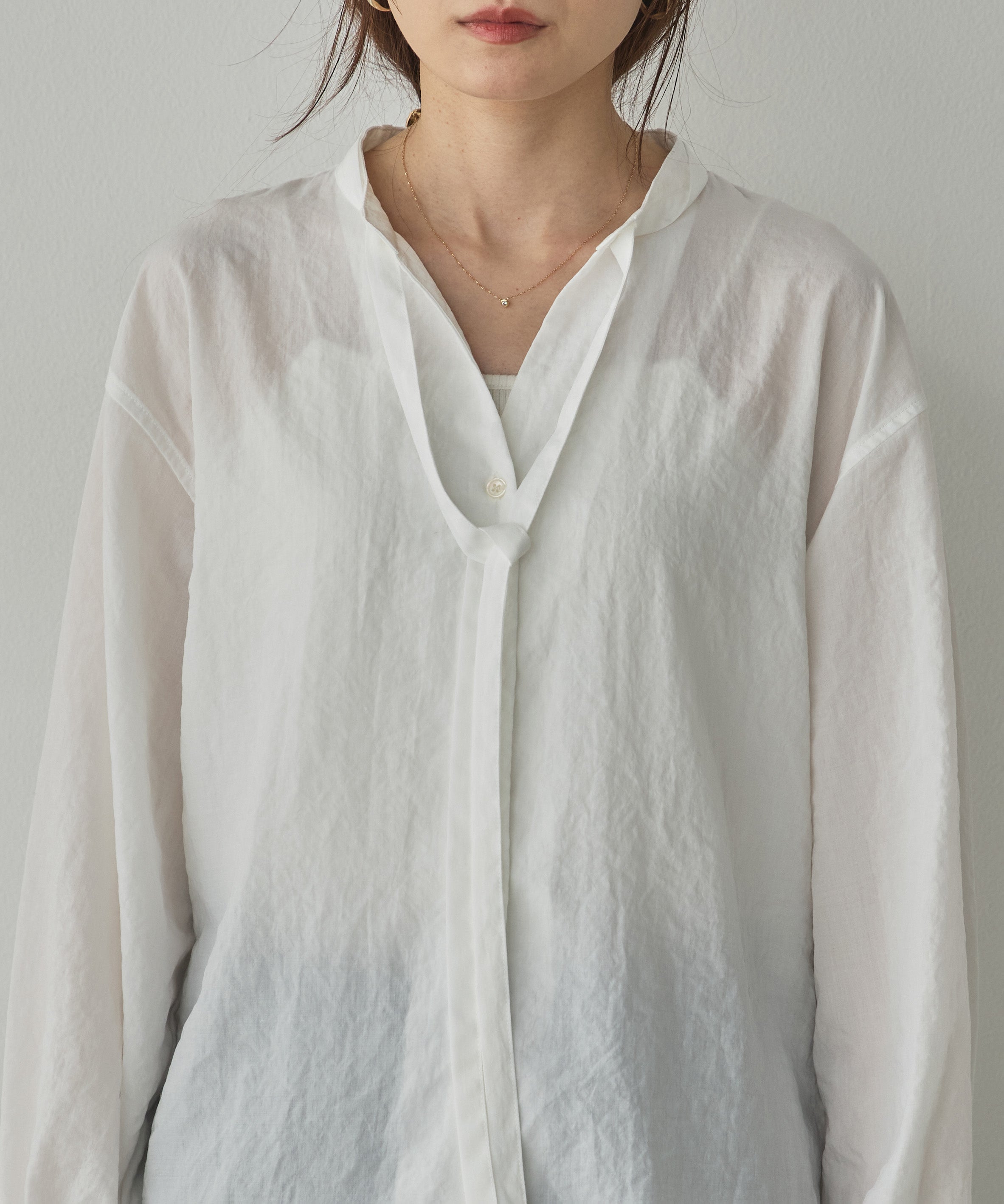 2WAY BACK-GATHERED BOW-TIE BLOUSE