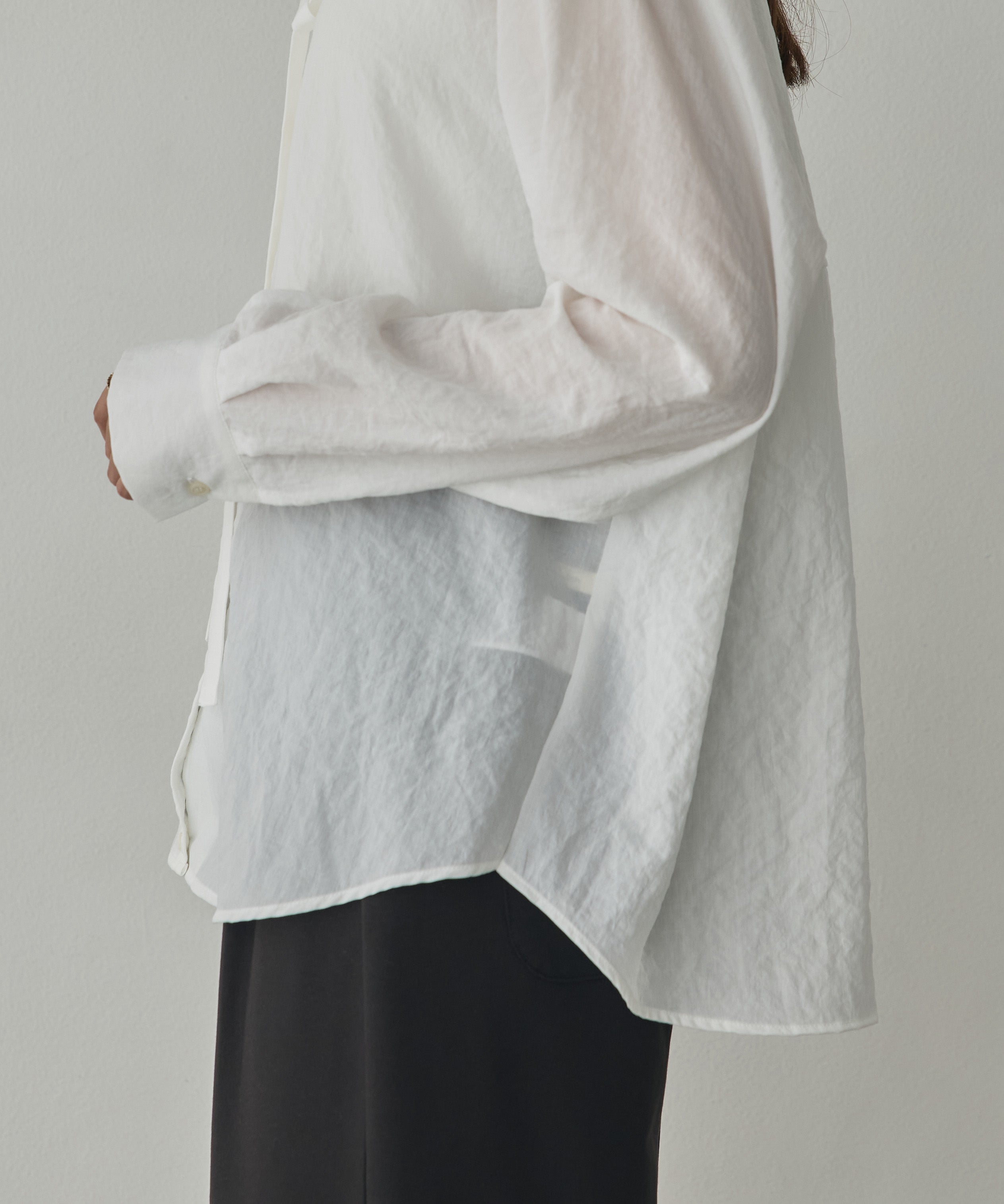 2WAY BACK-GATHERED BOW-TIE BLOUSE