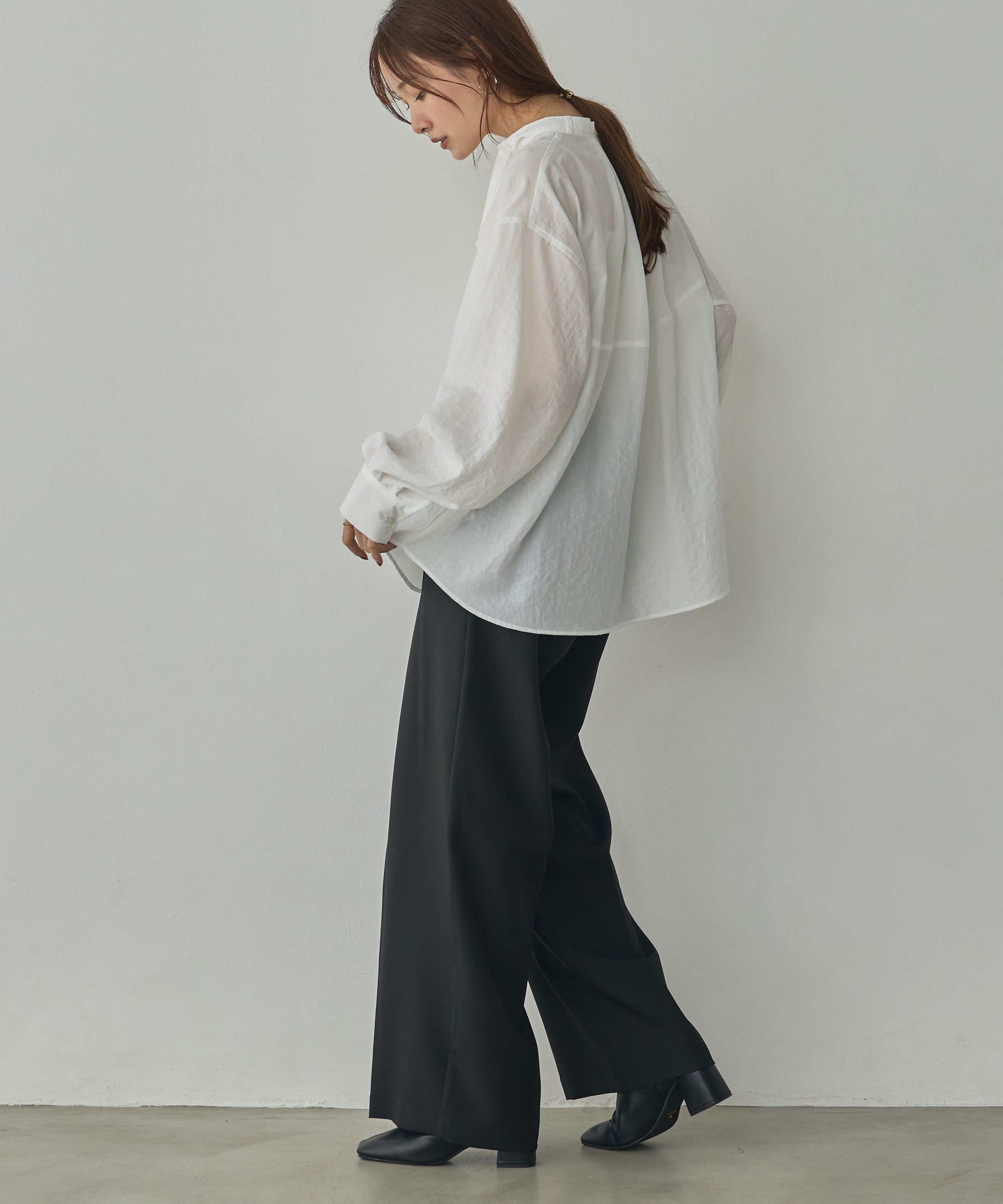 2WAY BACK-GATHERED BOW-TIE BLOUSE