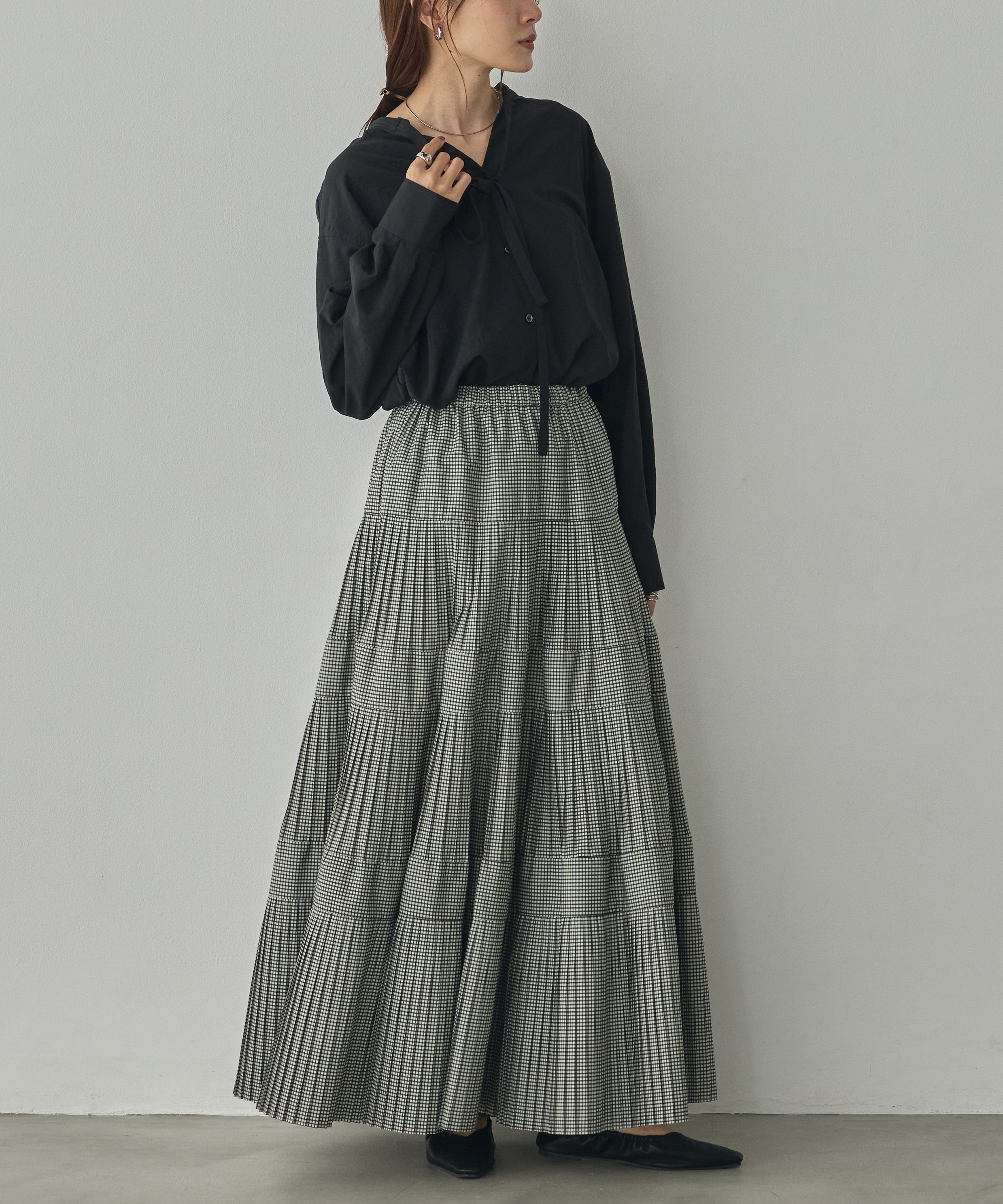 2WAY BACK-GATHERED BOW-TIE BLOUSE