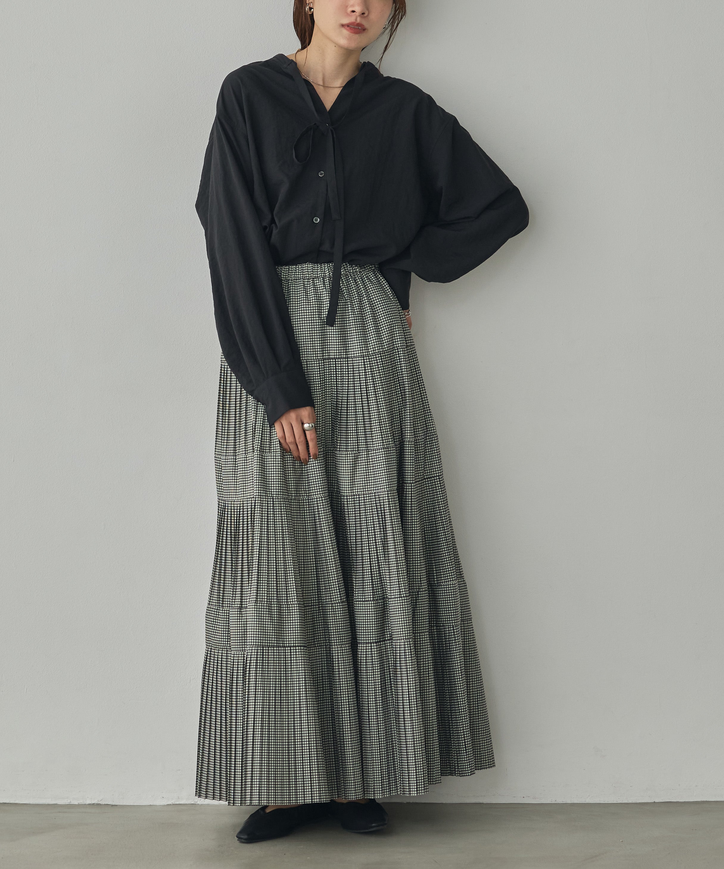 2WAY BACK-GATHERED BOW-TIE BLOUSE