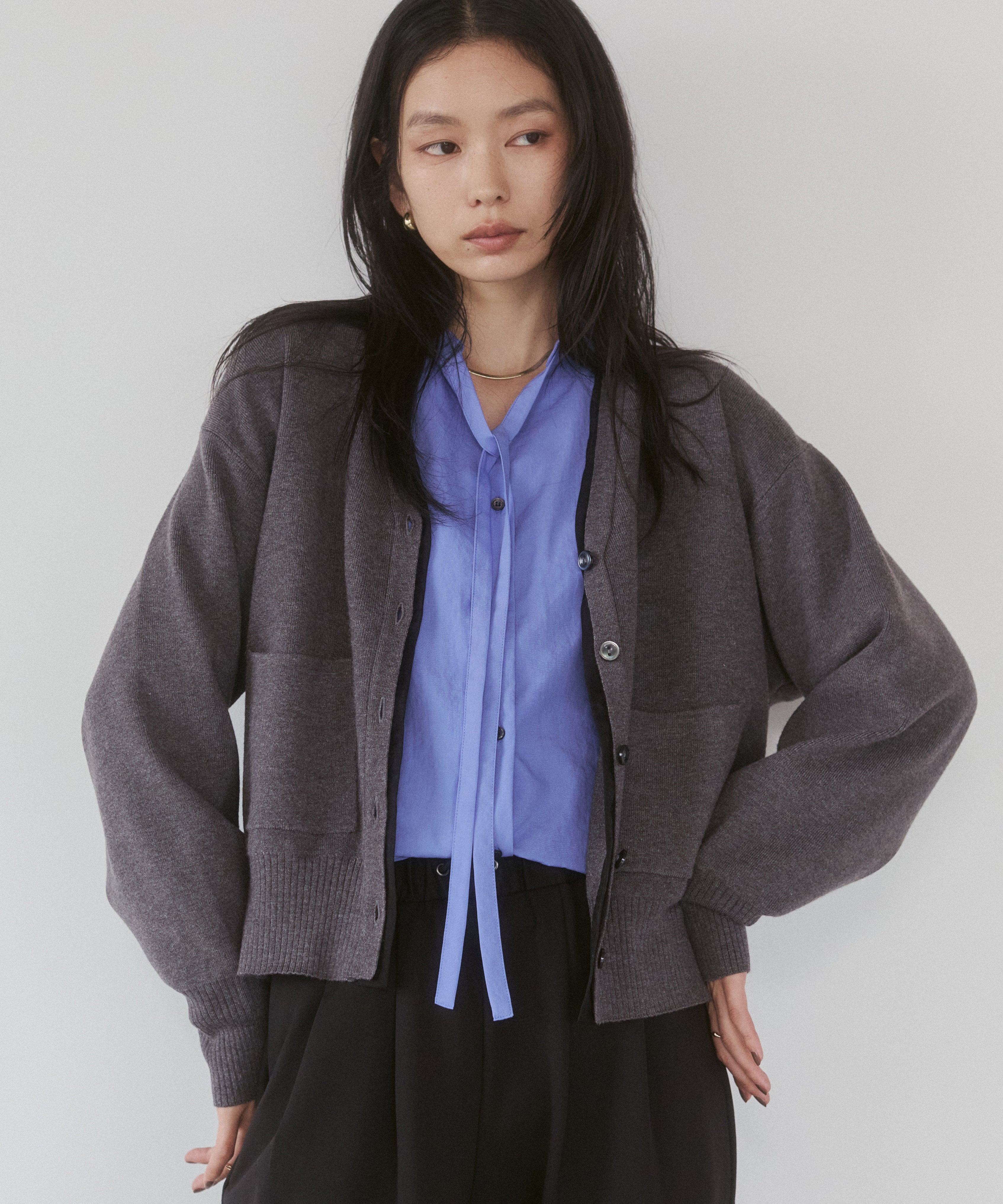 2WAY BACK-GATHERED BOW-TIE BLOUSE
