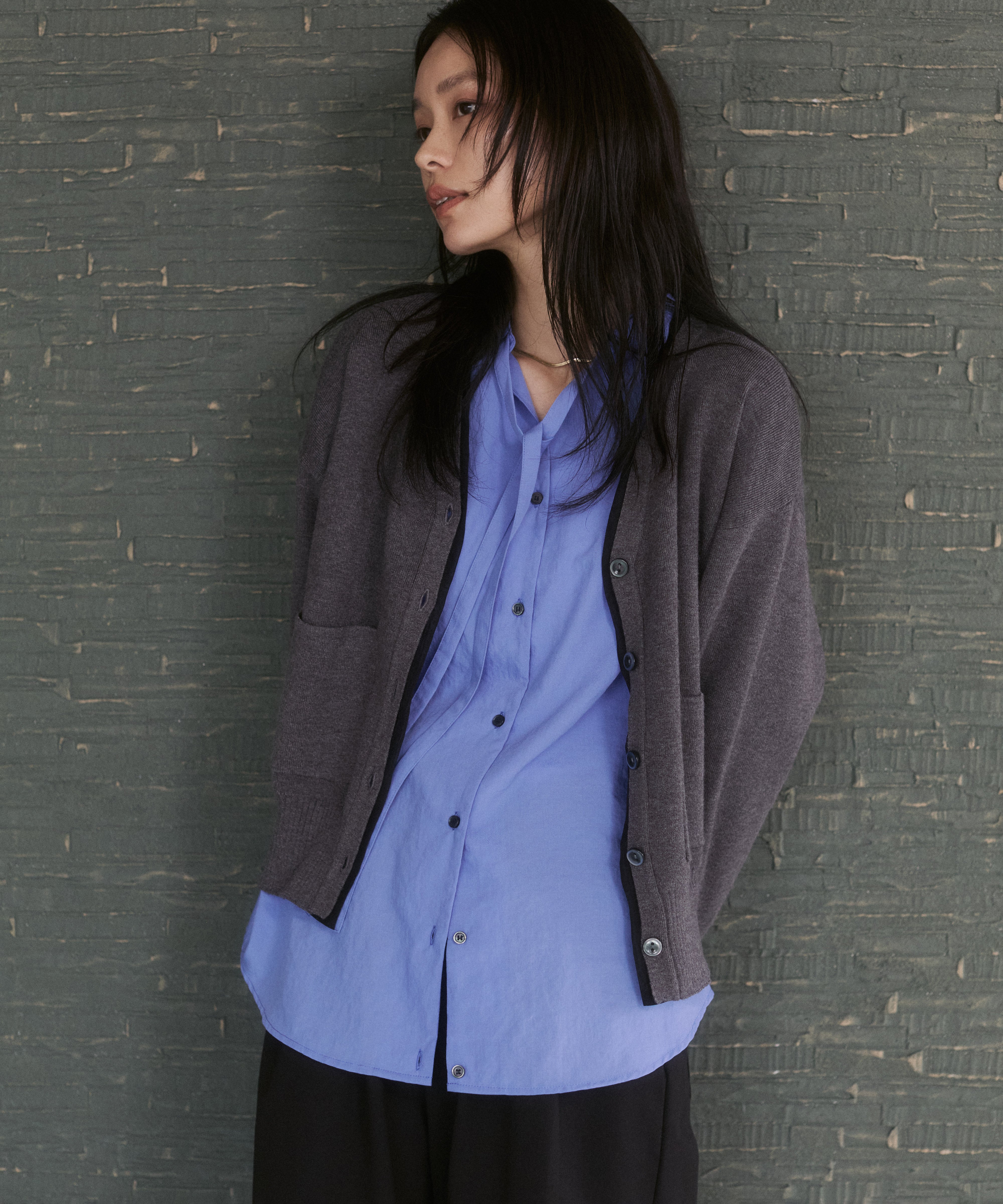 2WAY BACK-GATHERED BOW-TIE BLOUSE