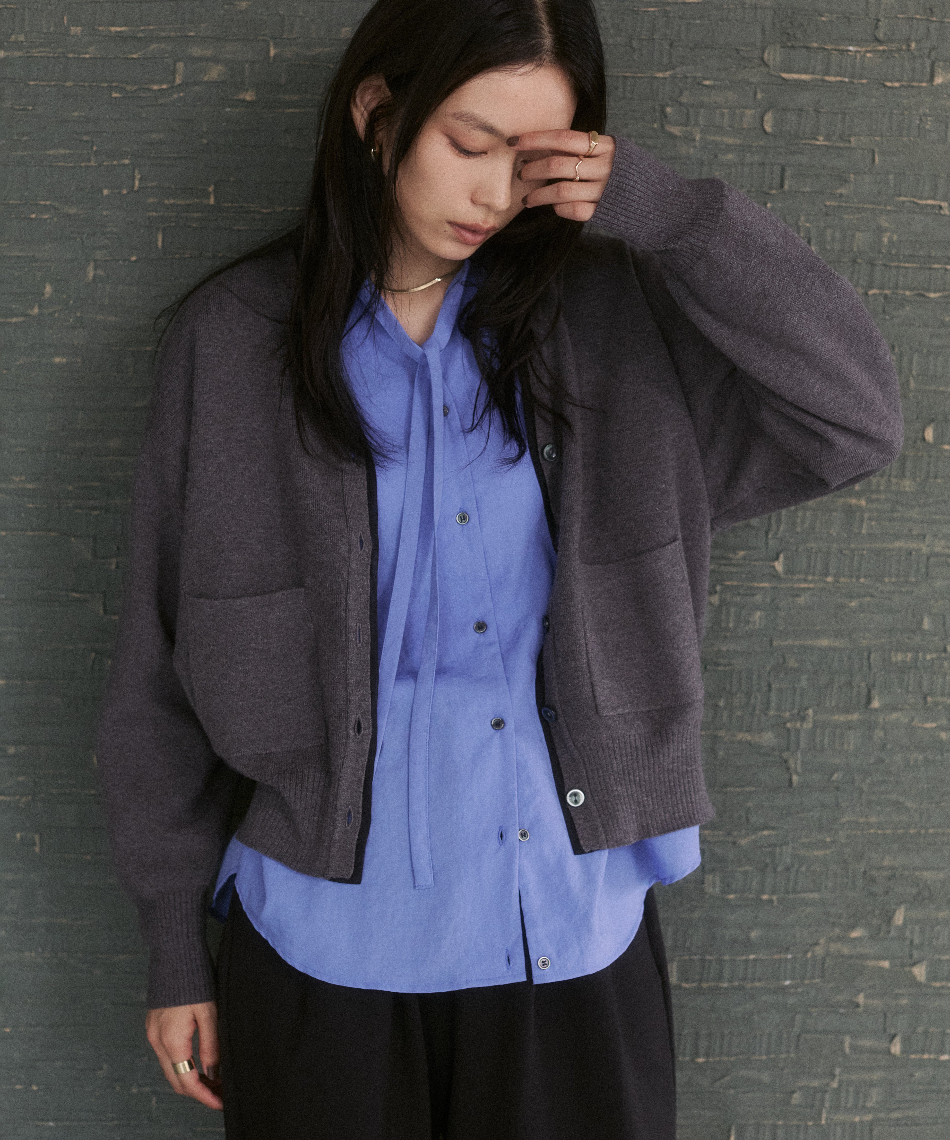 2WAY BACK-GATHERED BOW-TIE BLOUSE