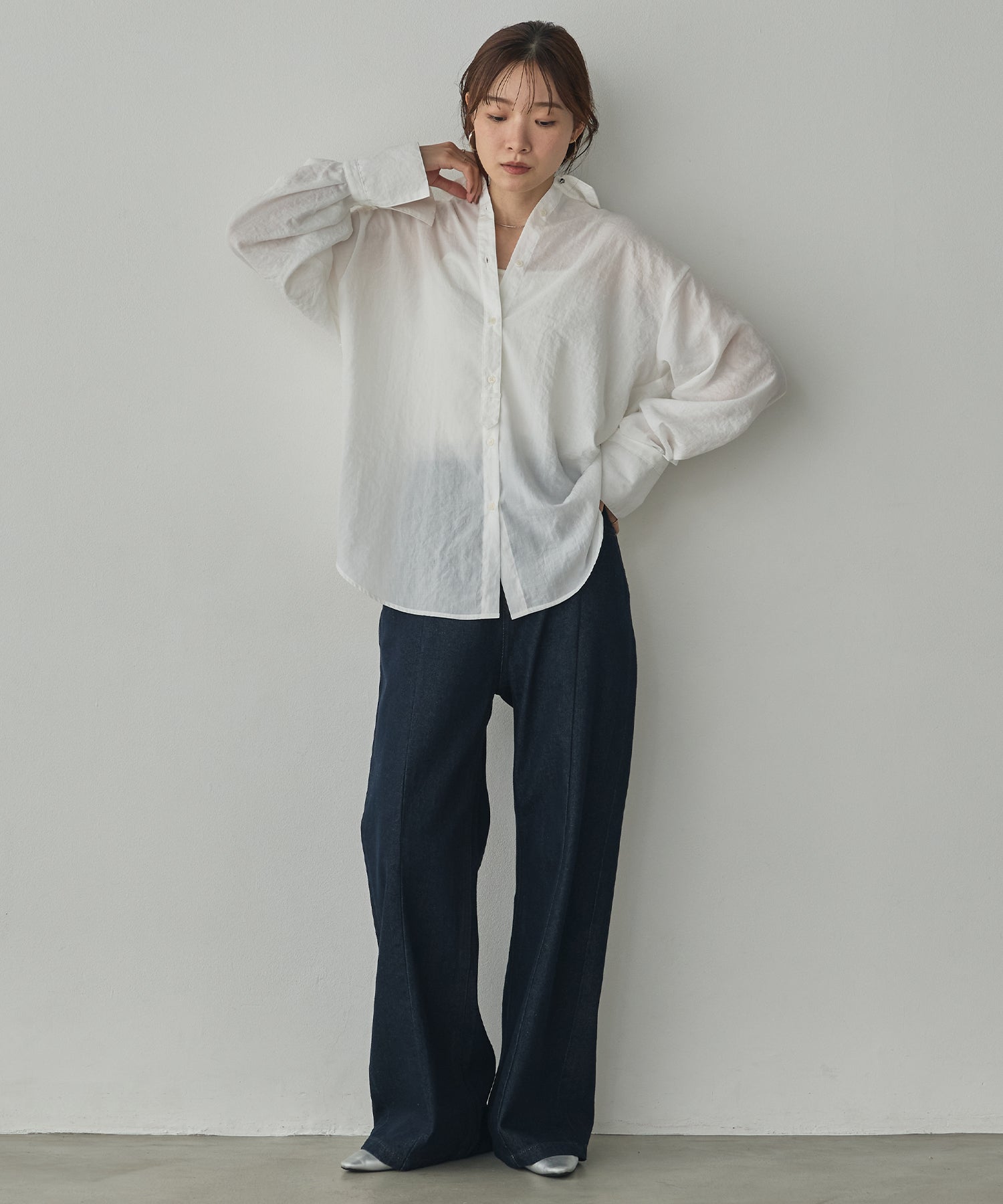 BACK-TUCK CUFFS SHIRT