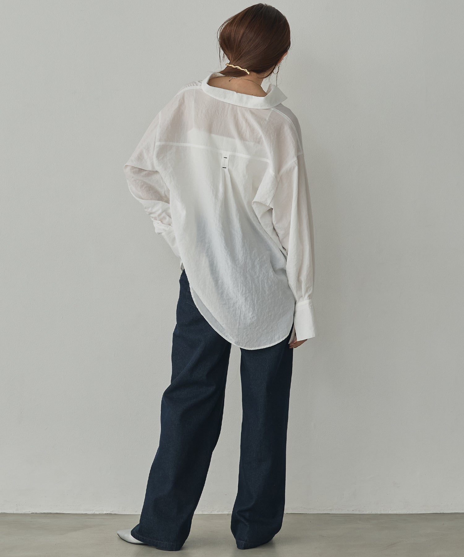 BACK-TUCK CUFFS SHIRT