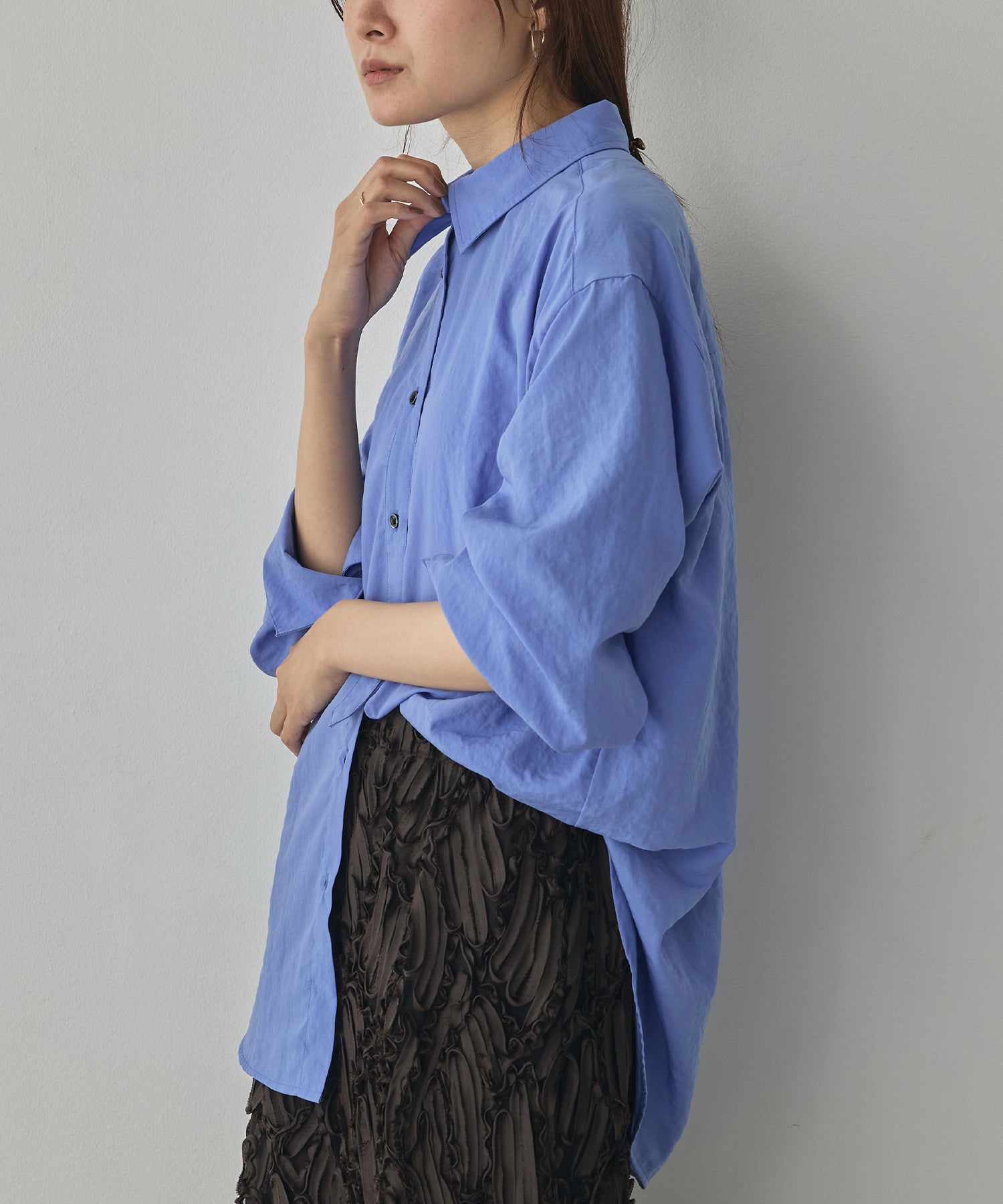 BACK-TUCK CUFFS SHIRT