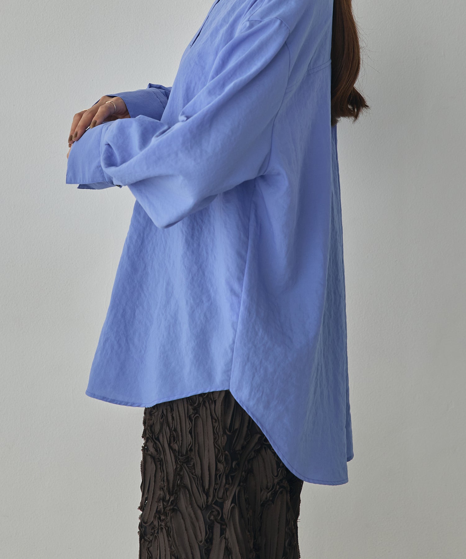 BACK-TUCK CUFFS SHIRT