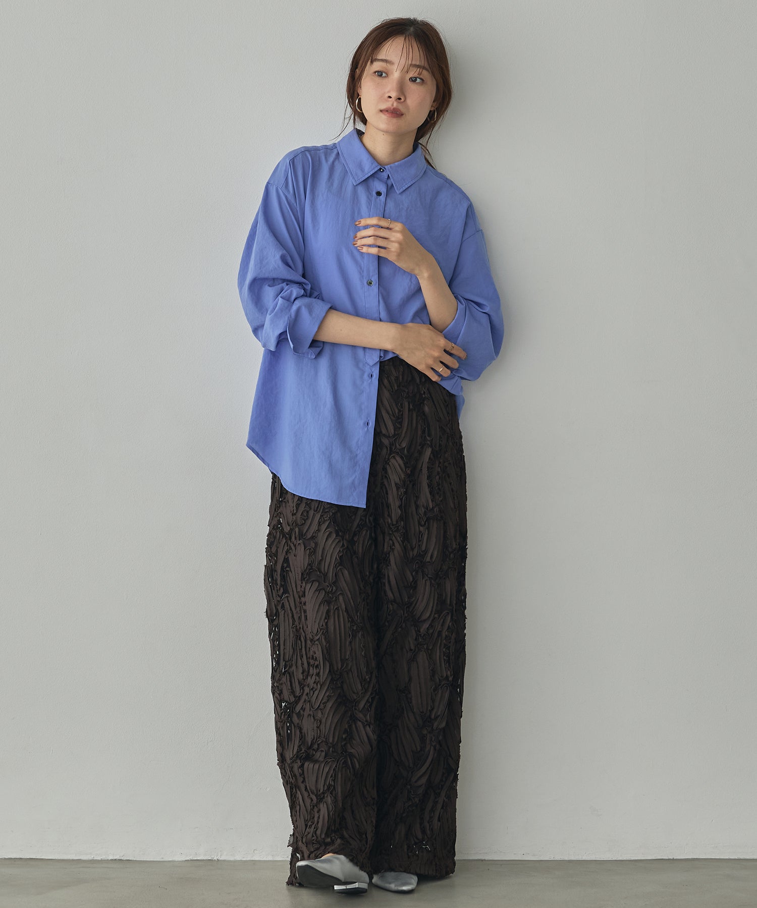 BACK-TUCK CUFFS SHIRT
