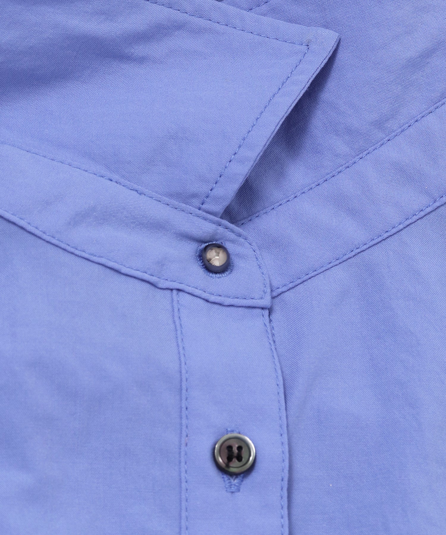 BACK-TUCK CUFFS SHIRT