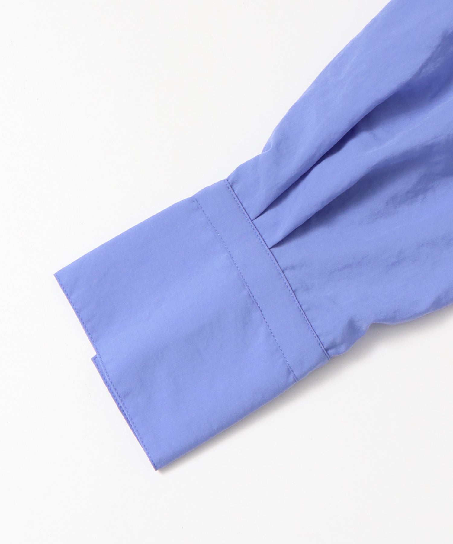 BACK-TUCK CUFFS SHIRT