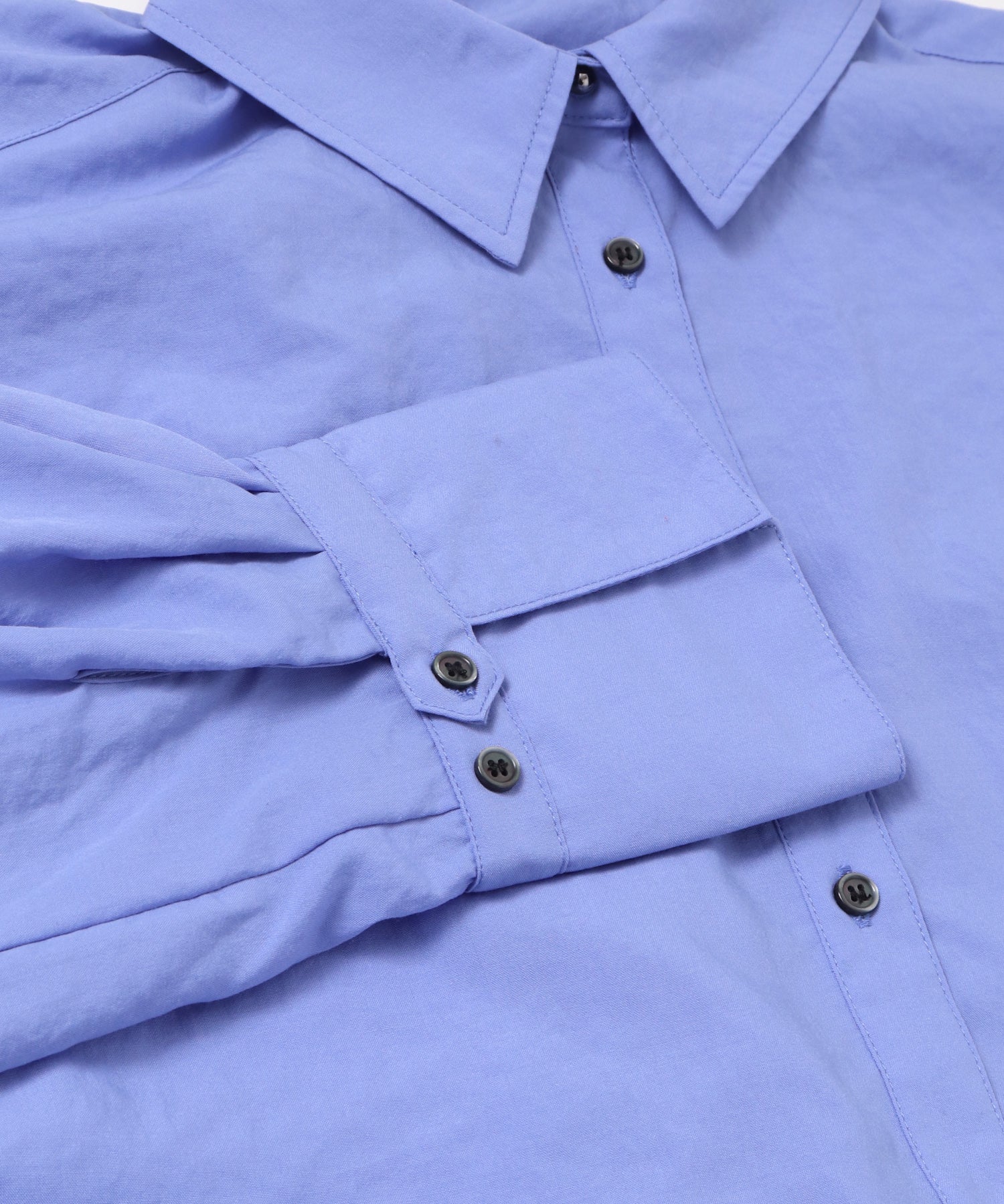 BACK-TUCK CUFFS SHIRT