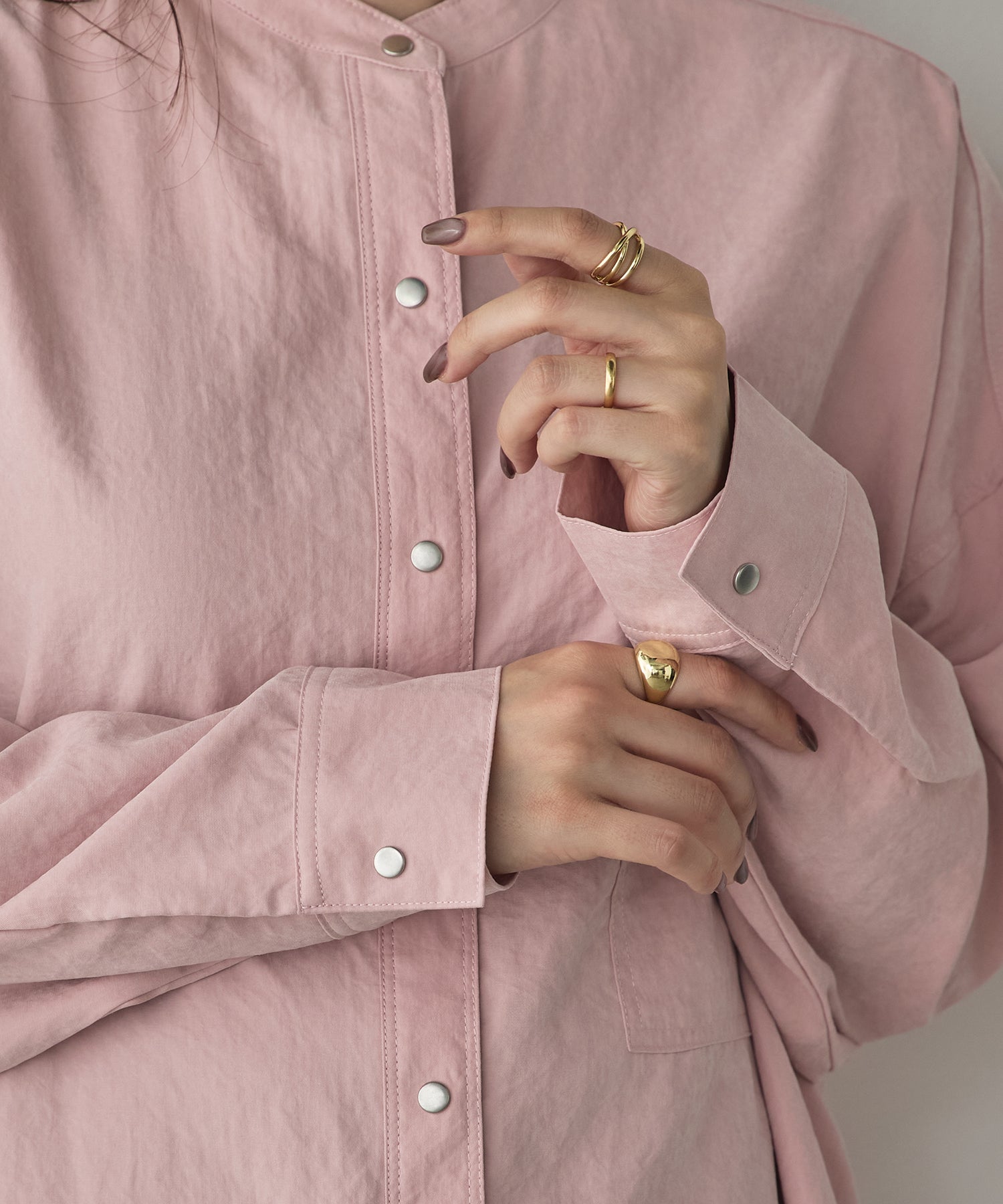 [PRE-ORDER]PEACH SUEDE 2WAY LENGTH BAND COLLAR SHIRT