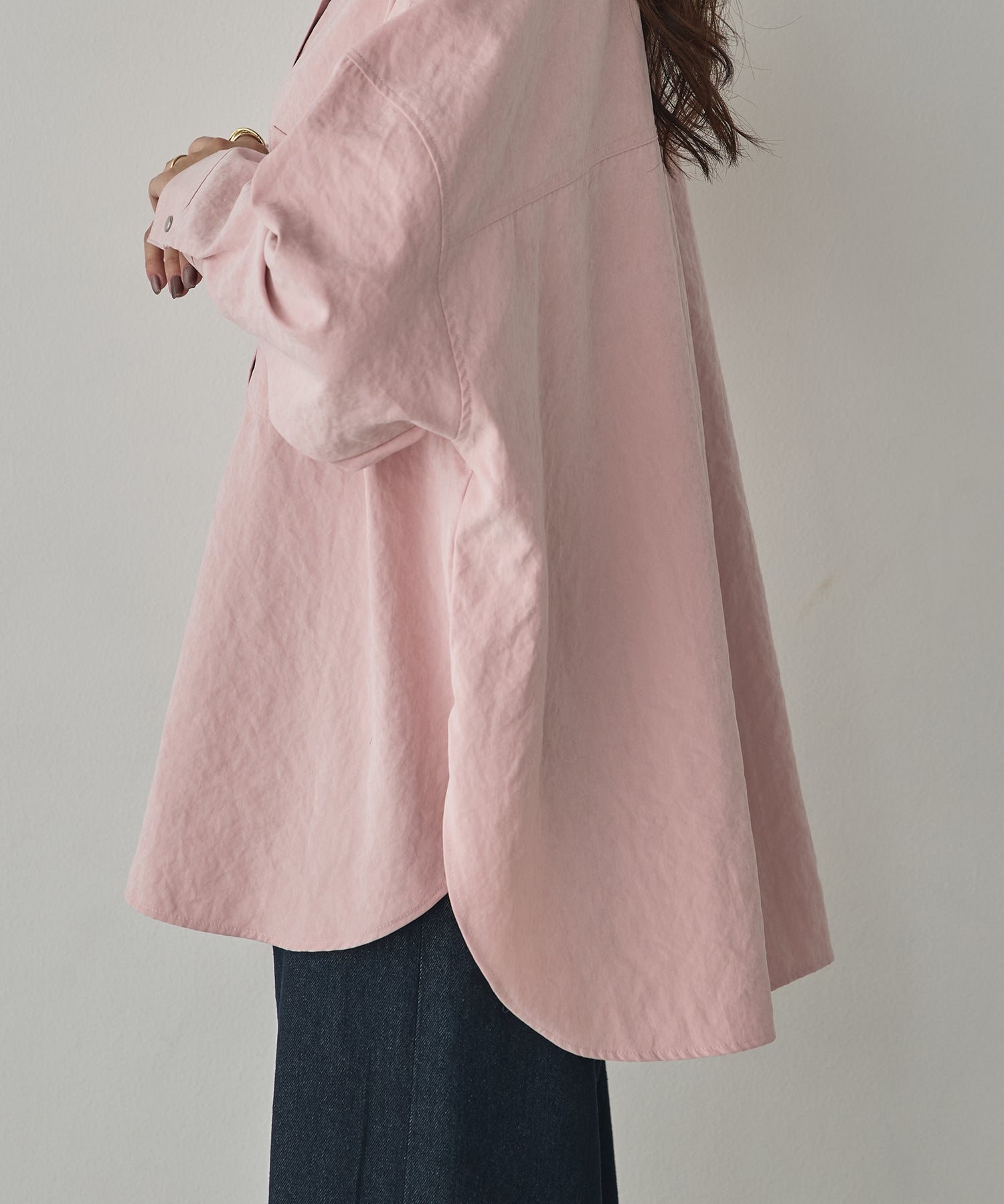 [PRE-ORDER]PEACH SUEDE 2WAY LENGTH BAND COLLAR SHIRT