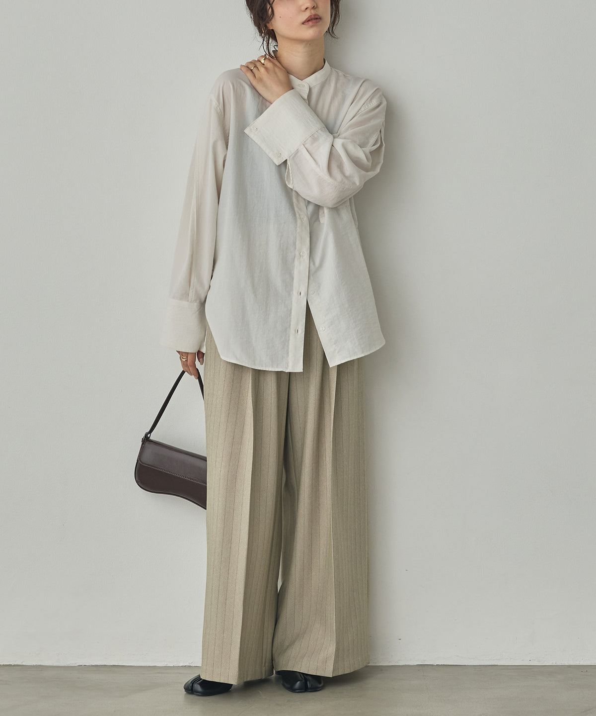 TUCK SLEEVE SHIRT