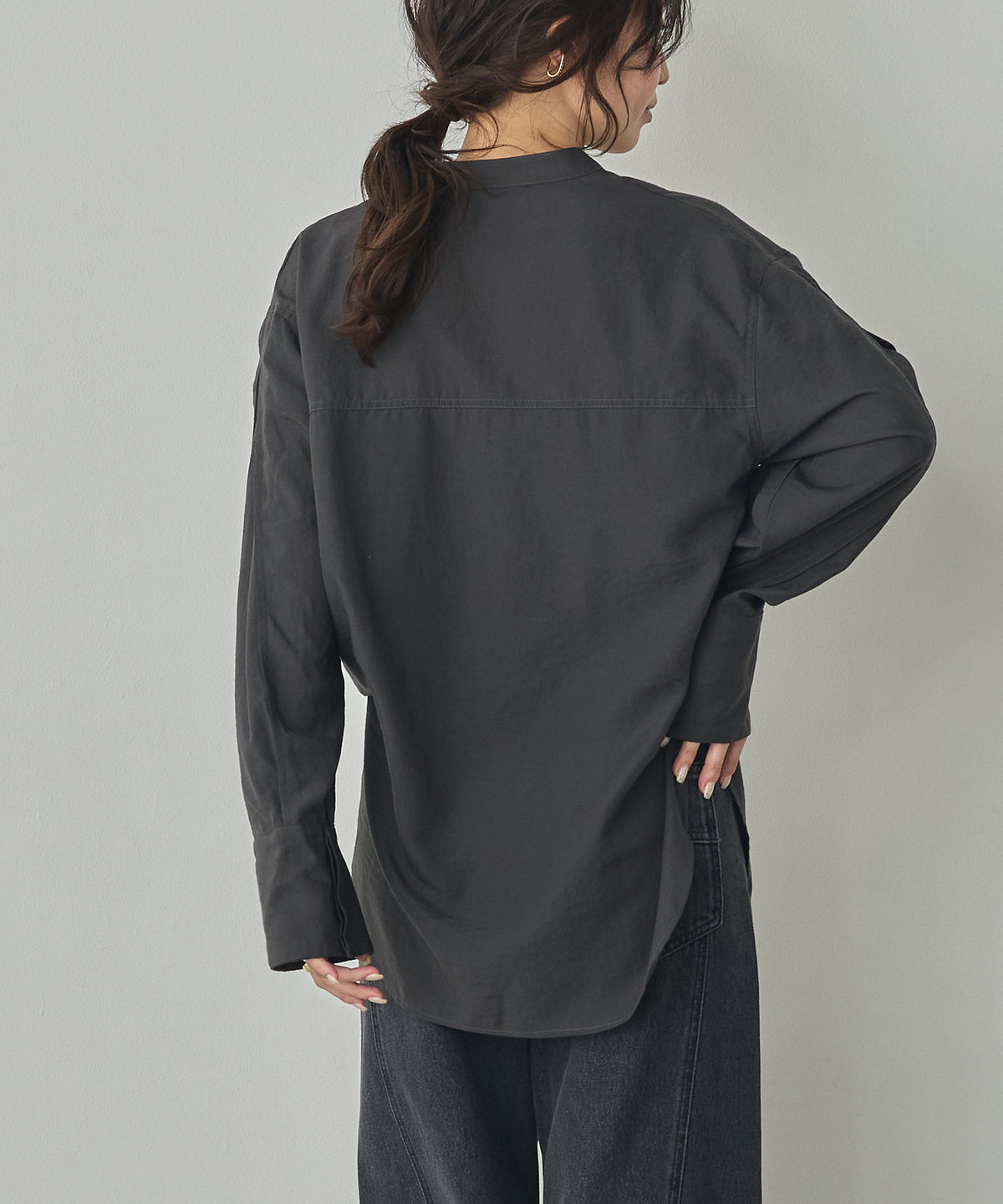TUCK SLEEVE SHIRT