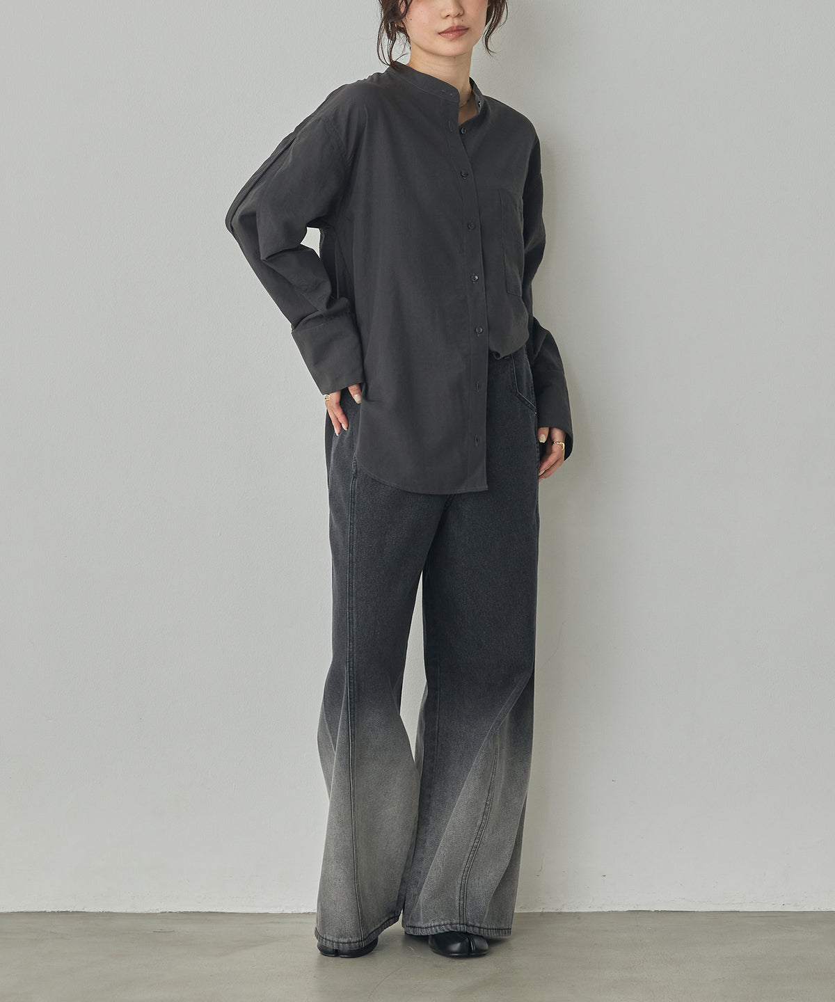 TUCK SLEEVE SHIRT