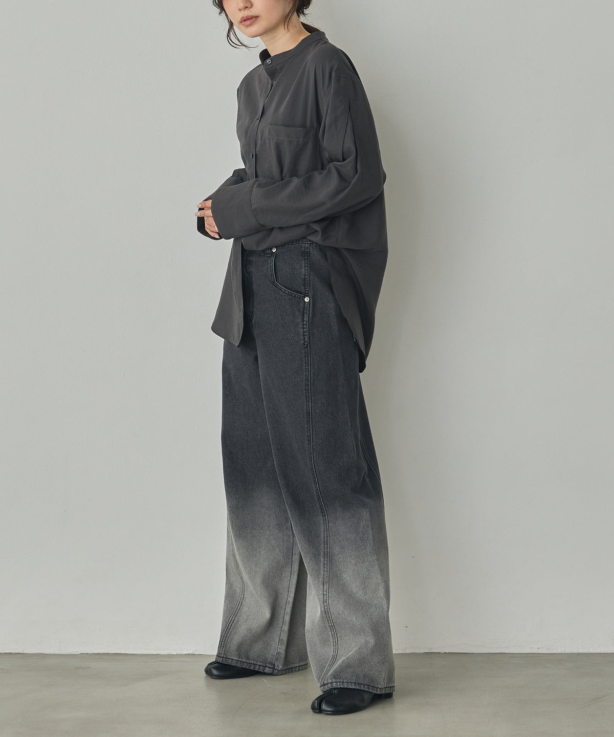 TUCK SLEEVE SHIRT