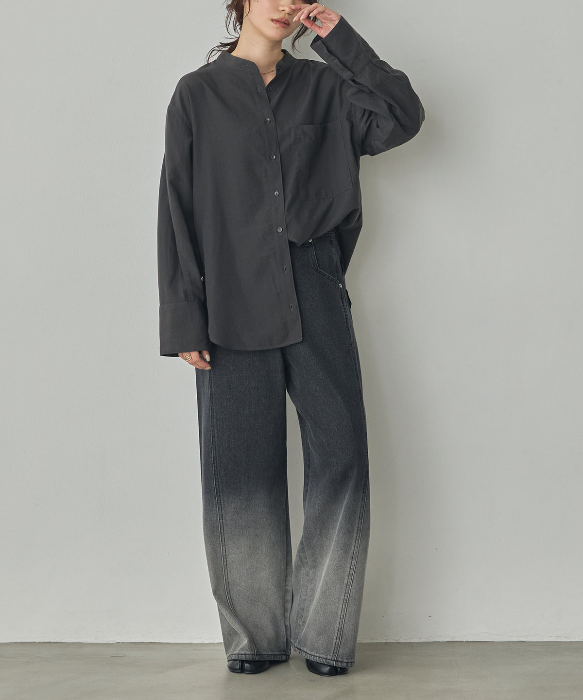 TUCK SLEEVE SHIRT