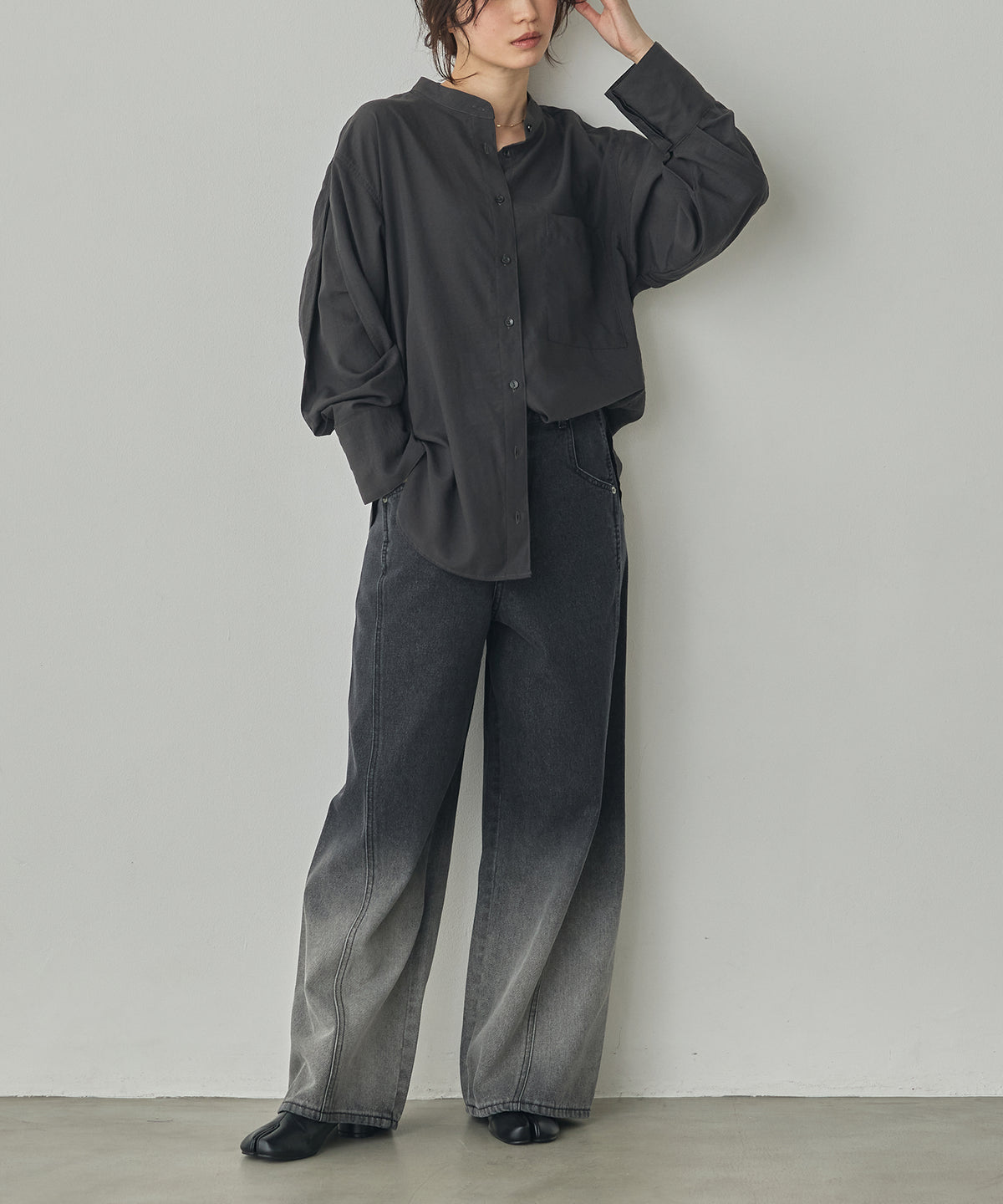 TUCK SLEEVE SHIRT