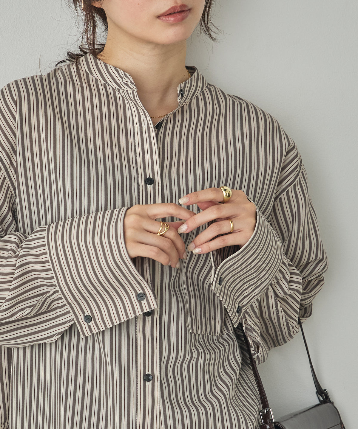 TUCK SLEEVE SHIRT