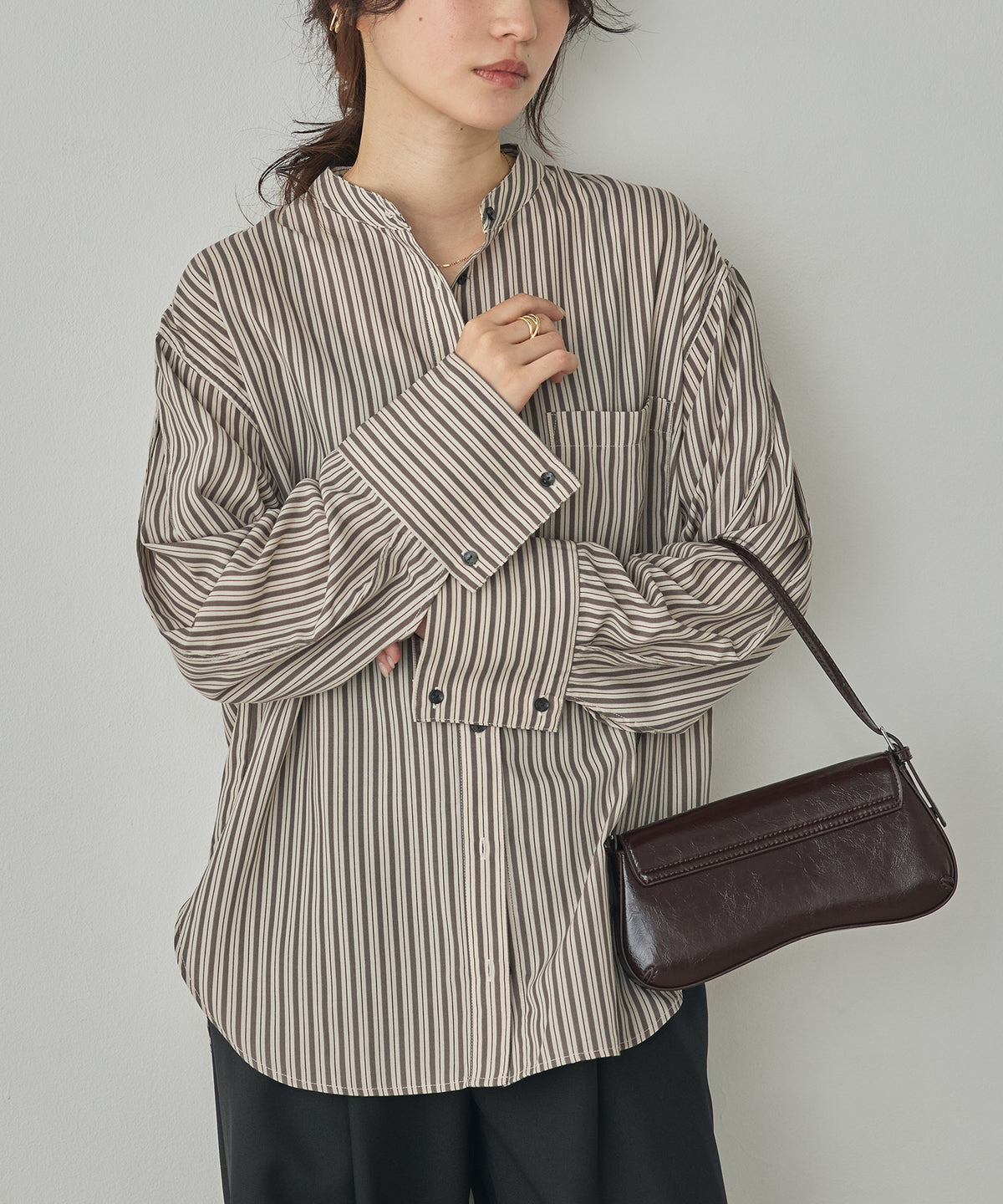 TUCK SLEEVE SHIRT