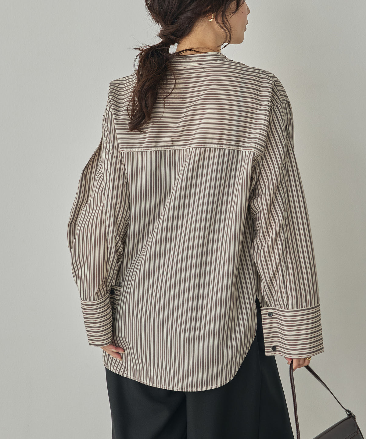 TUCK SLEEVE SHIRT