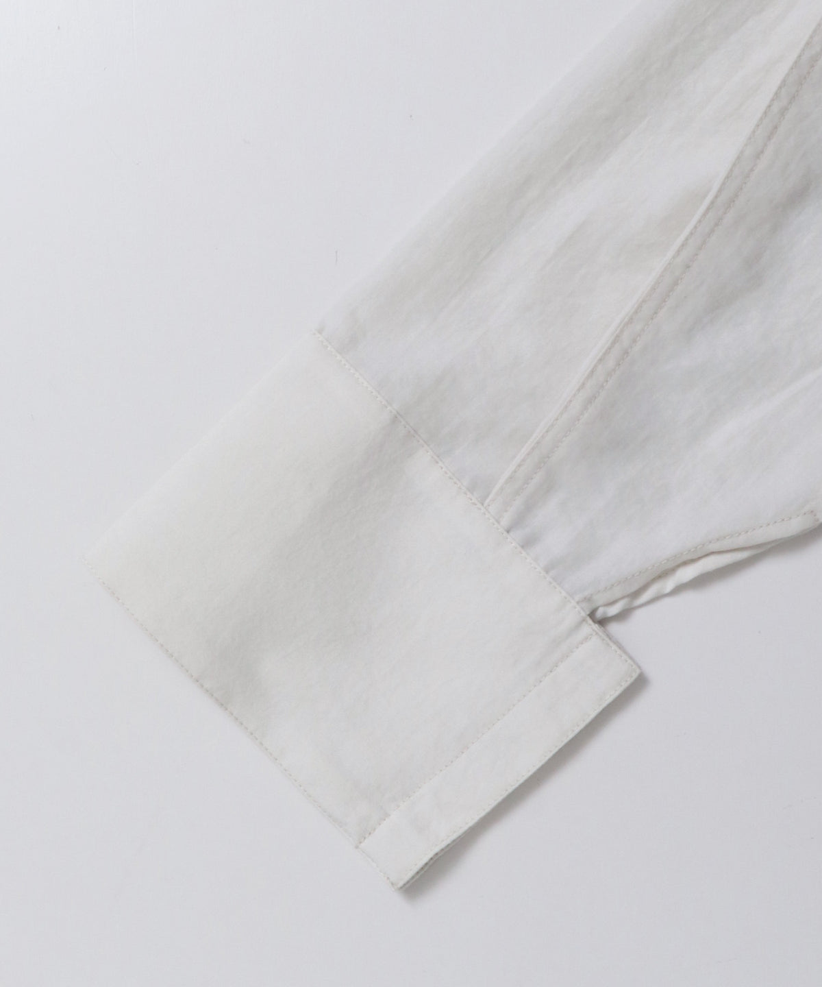 TUCK SLEEVE SHIRT