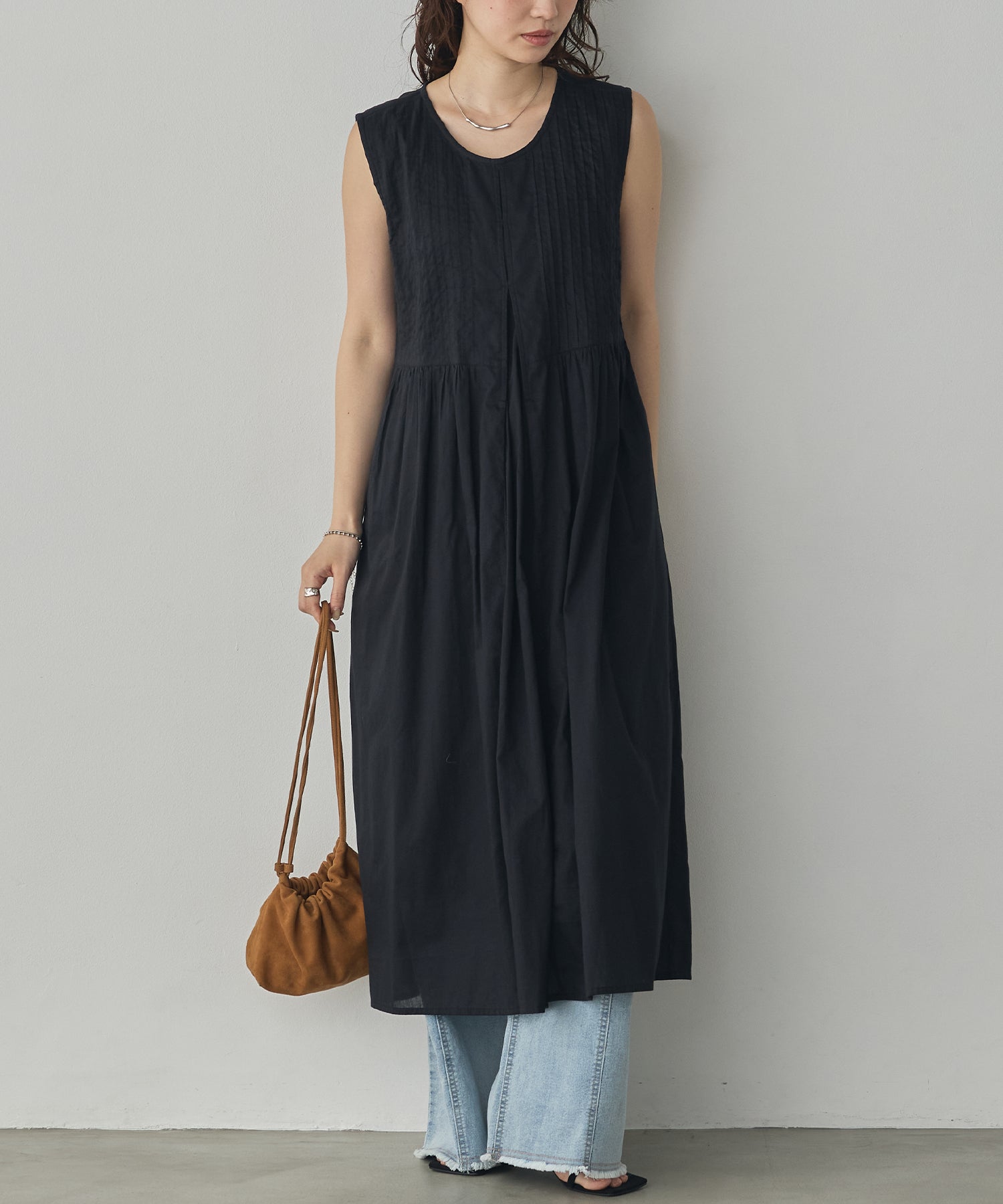 PINTUCK SLEEVELESS ONE-PIECE