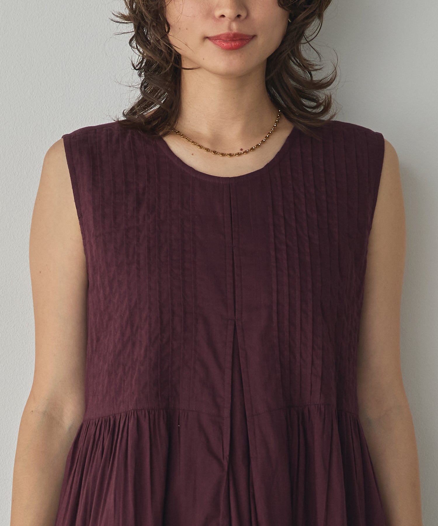PINTUCK SLEEVELESS ONE-PIECE