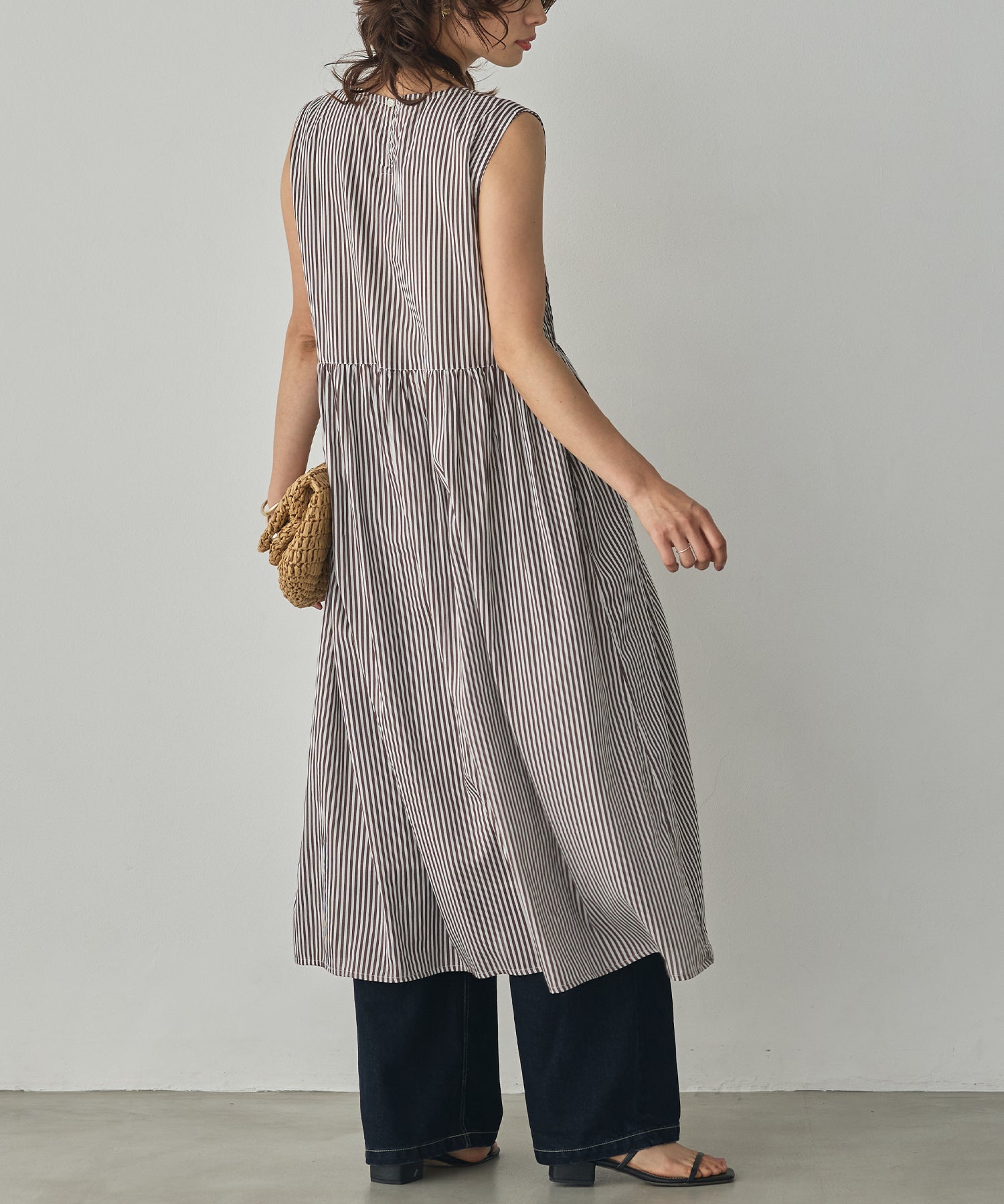 PINTUCK SLEEVELESS ONE-PIECE