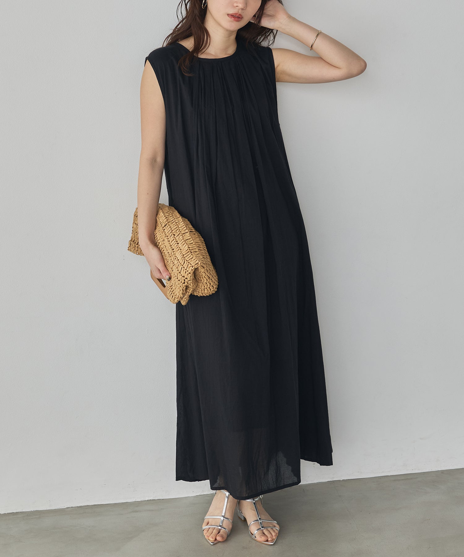 CRINKLE SLEEVELESS DRESS