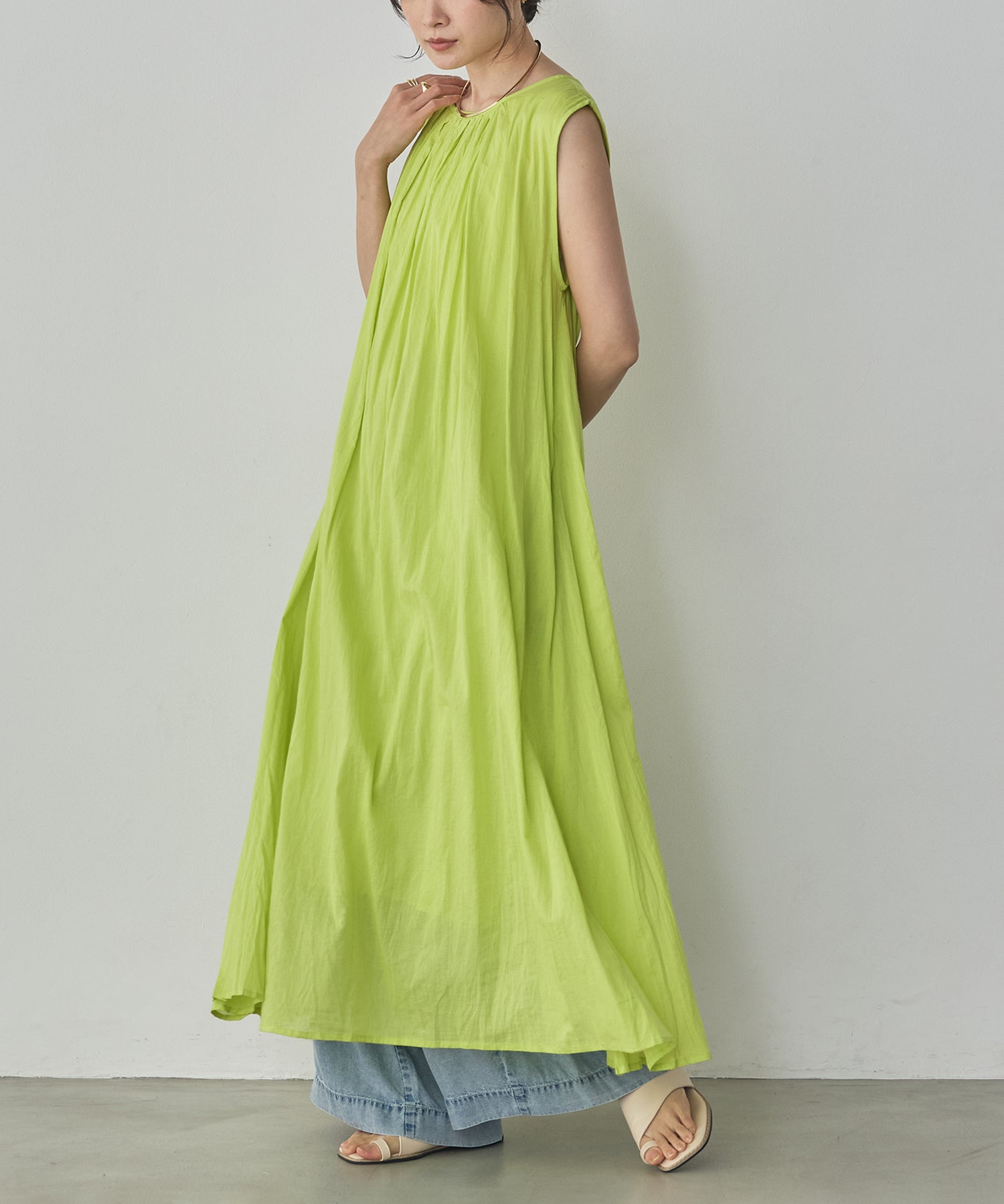 CRINKLE SLEEVELESS DRESS