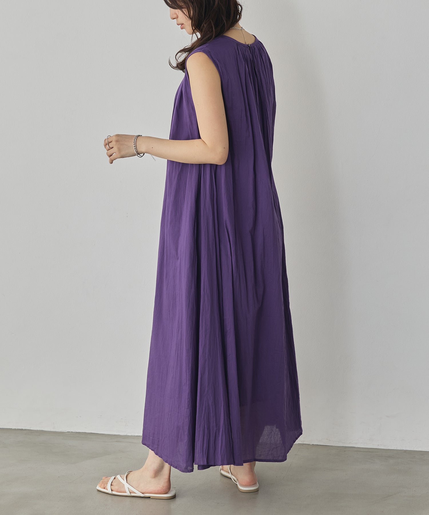 CRINKLE SLEEVELESS DRESS