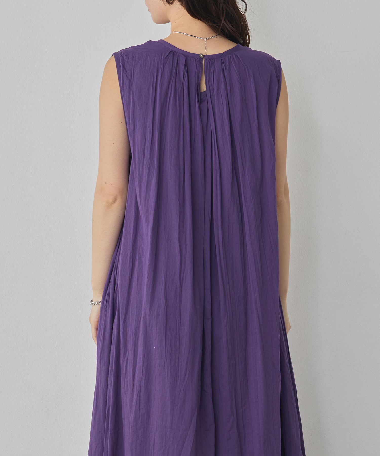 CRINKLE SLEEVELESS DRESS