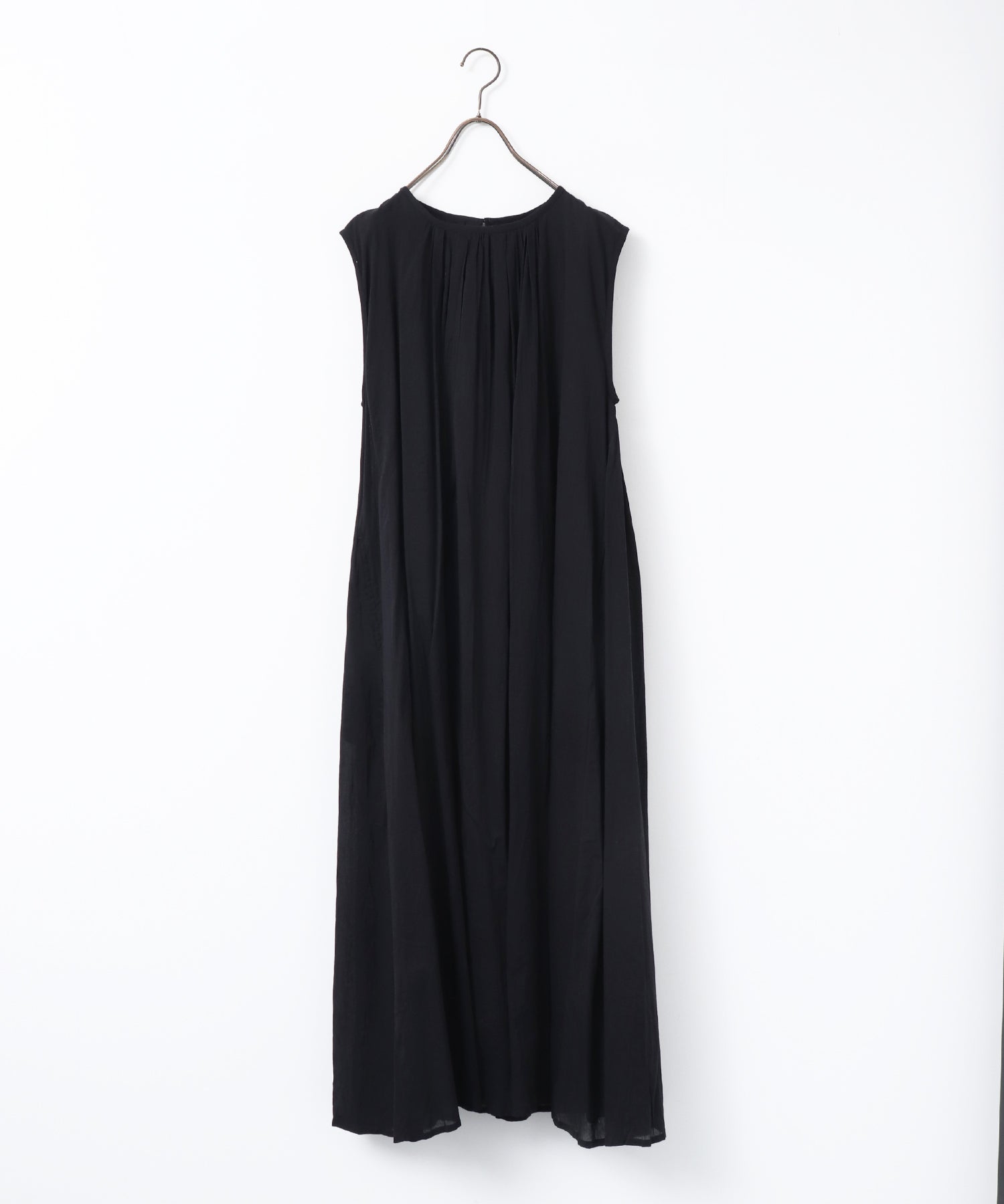 CRINKLE SLEEVELESS DRESS