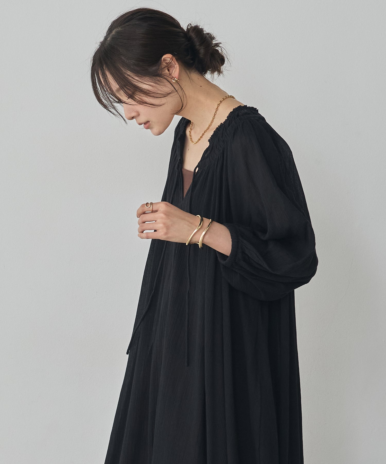 SKIPPER NECK GATHERED DRESS
