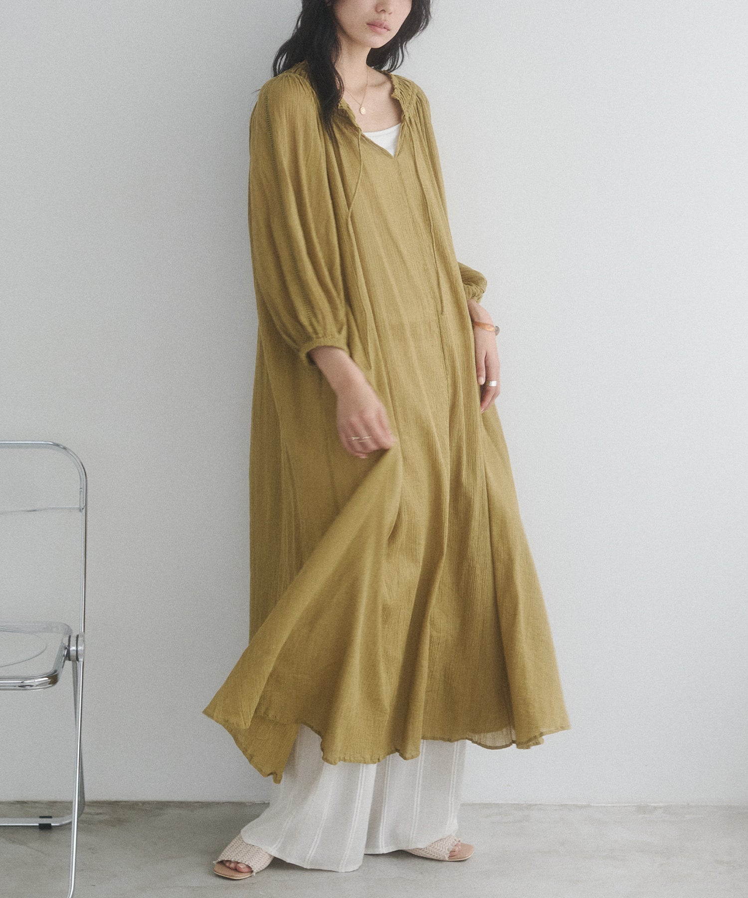 SKIPPER NECK GATHERED DRESS